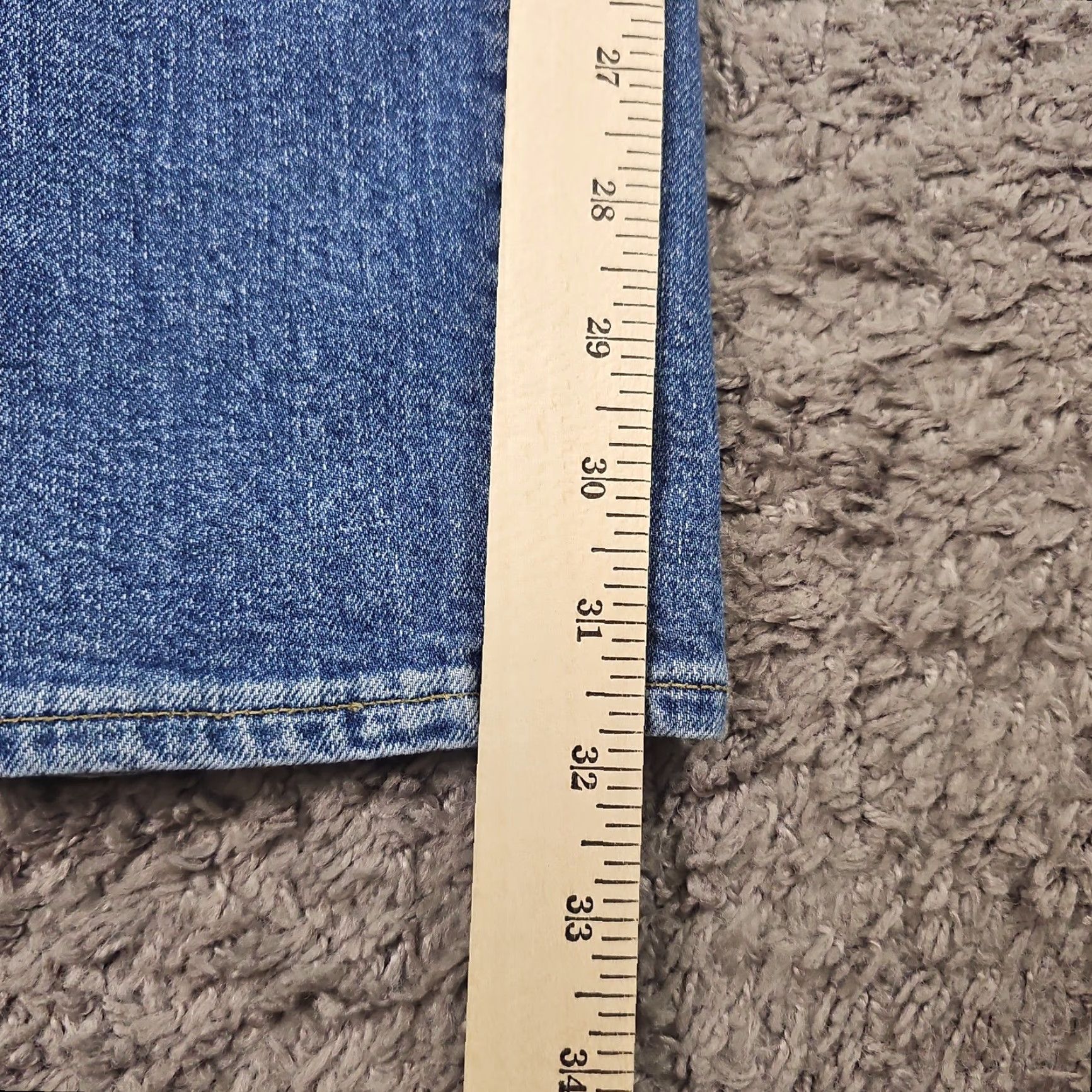 J.Crew J Crew Jeans Mens Slim Tapered 31 Light Wash Denim Stretch 28x32 Blue Cotton Spandex Regular 32 Inseam N/A 250 Size US 31 - 6 Thumbnail