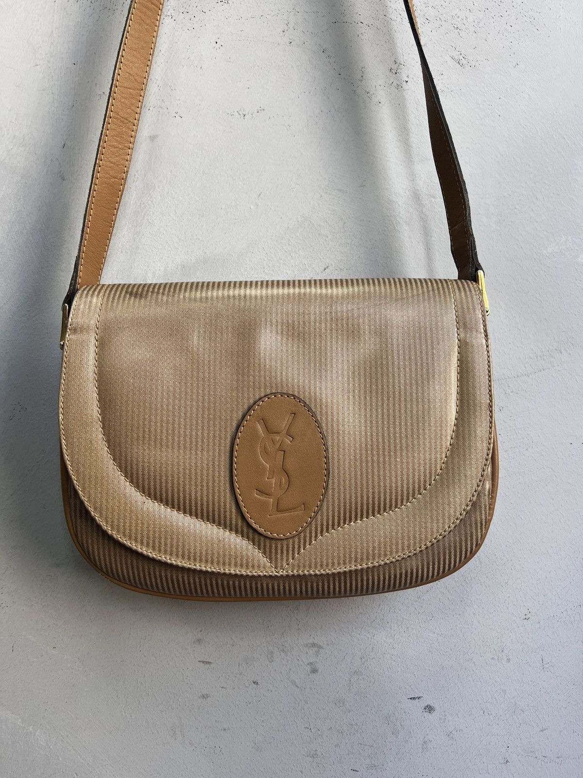 Yves Saint Laurent Beige Yves Saint Laurent Shoulder Bag Vintage 90s Size ONE SIZE - 1 Thumbnail