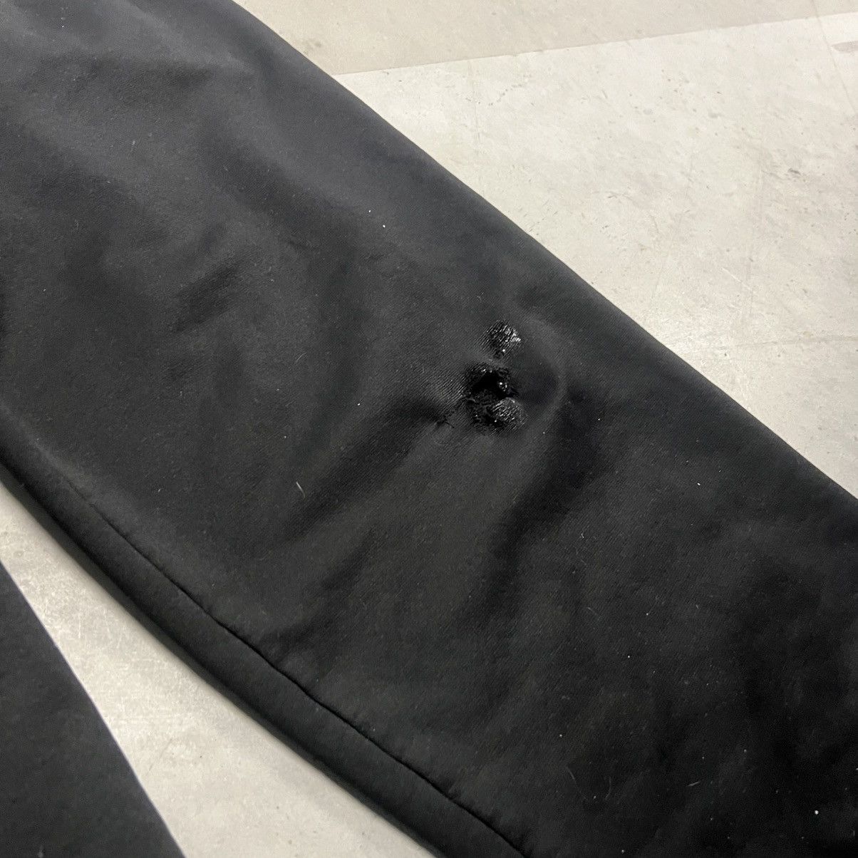 Under Armour × Vintage Crazy Vintage Y2K Baggy Black under armour Sweatpants w/ rip Size US 32 / EU 48 - 7 Thumbnail