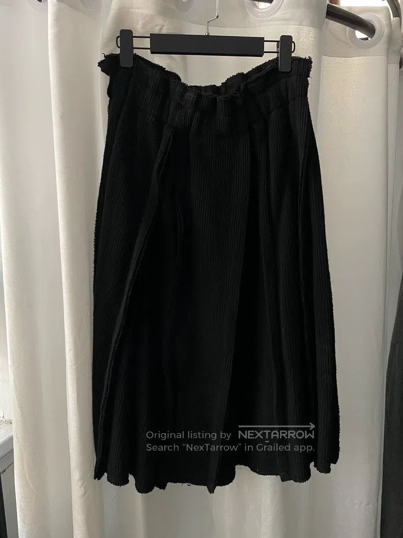 Comme Des Garcons size S Black ladies ribbed half skirt