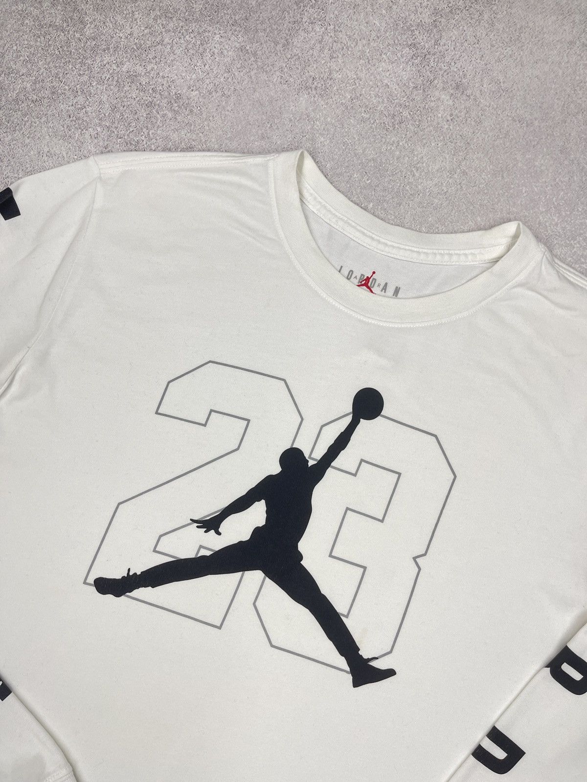Jordan Brand Mens Nike Air Jordan JumpMan 23 Longsleeve White Big Logo Size US L / EU 52-54 / 3 - 4 Thumbnail