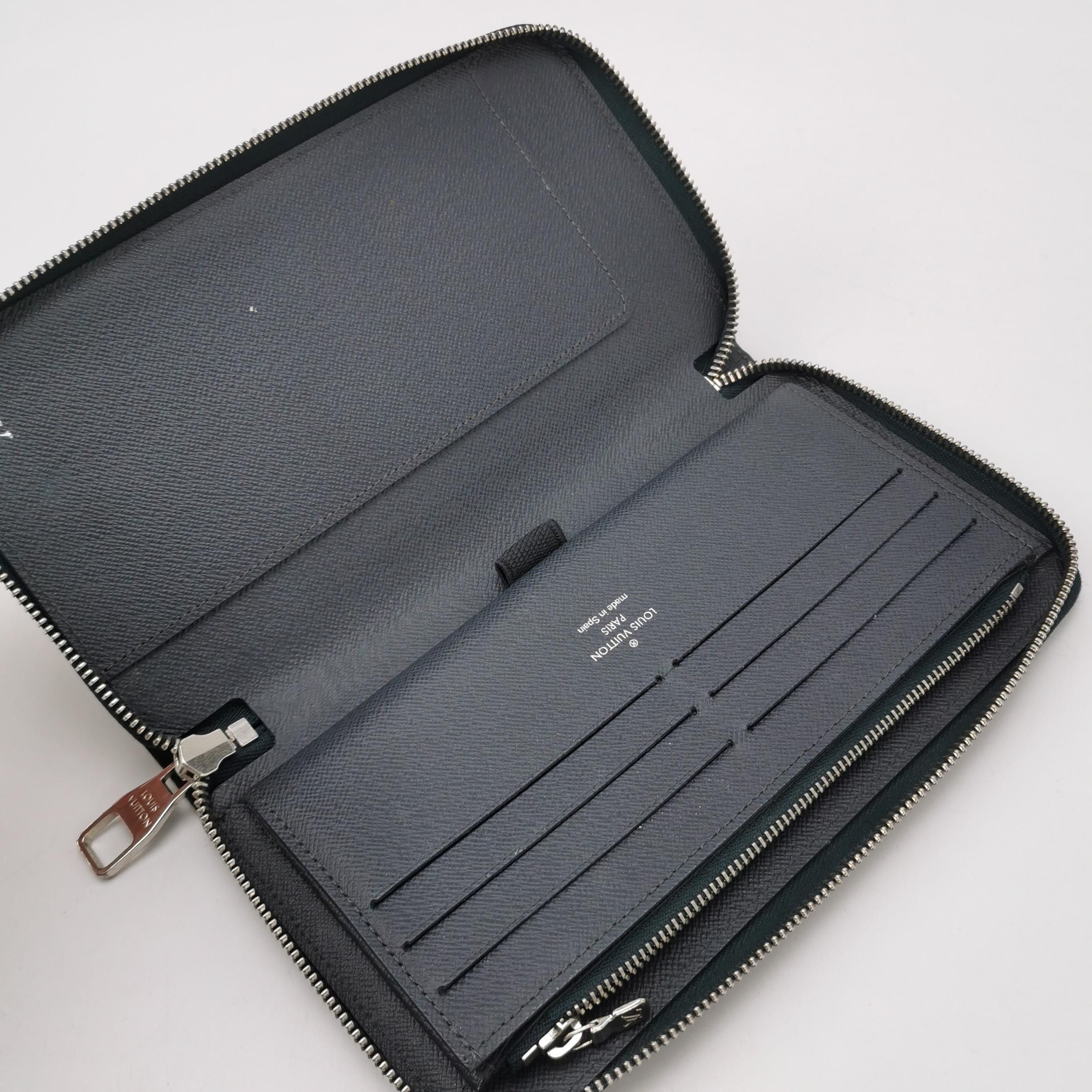 Louis Vuitton Louis Vuitton (LV) Zippy Medium Leather Zipper Classic All- Size ONE SIZE - 1 Thumbnail