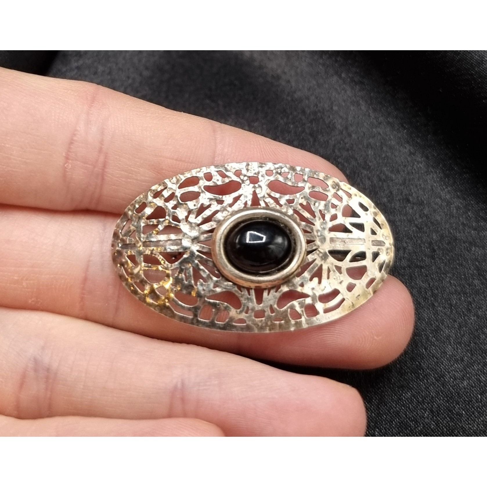 Vintage Vintage Filigree Silver Brooch With Black Stone Oval Size ONE SIZE - 5 Thumbnail