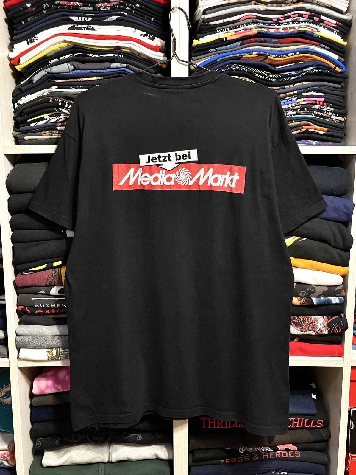 Vintage Vintage Y2K Lara Croft Tomb Raider Video Game Promo T-Shirt Size US XL / EU 56 / 4 - 8 Thumbnail