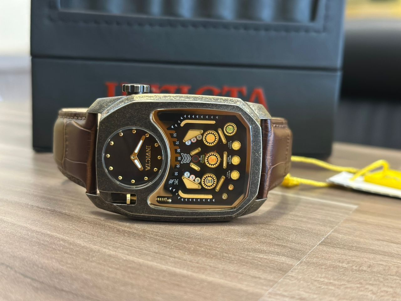 Invicta × Vintage Very Rare Invicta Pinball Watch Size ONE SIZE - 3 Thumbnail