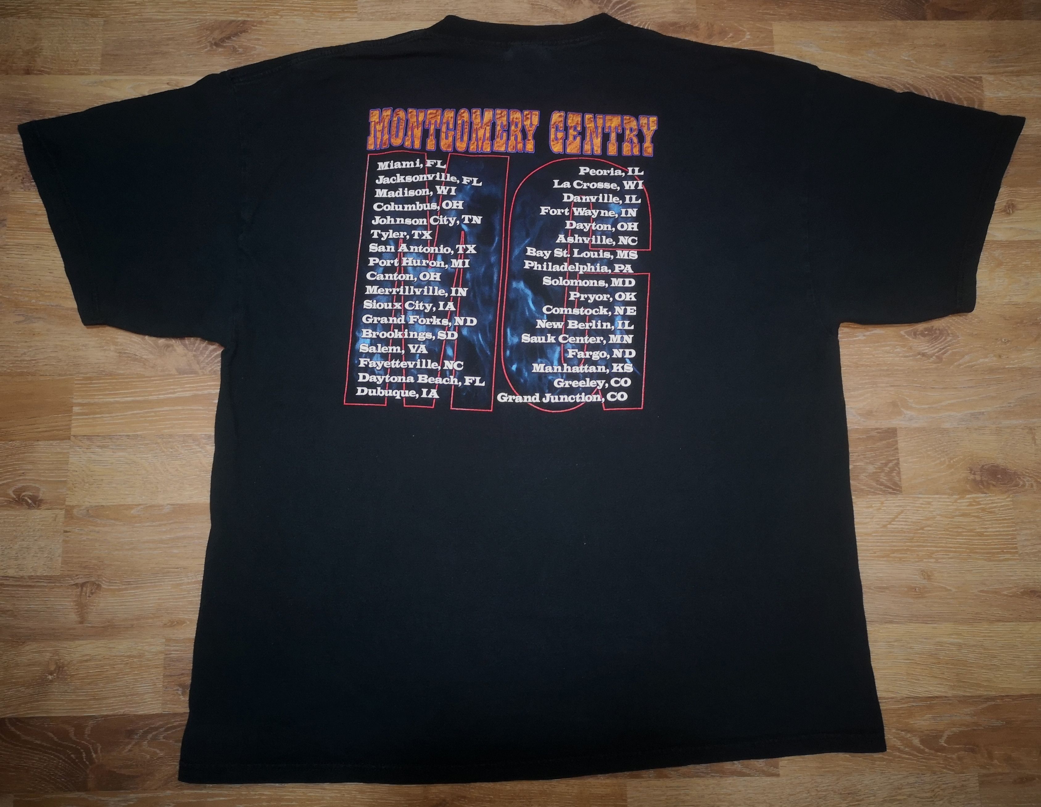 Band Tees × Vintage Vintage Montgomery Gentry Band Tour Hell Yeah Concert Shirt Size US XXL / EU 58 / 5 - 2 Thumbnail