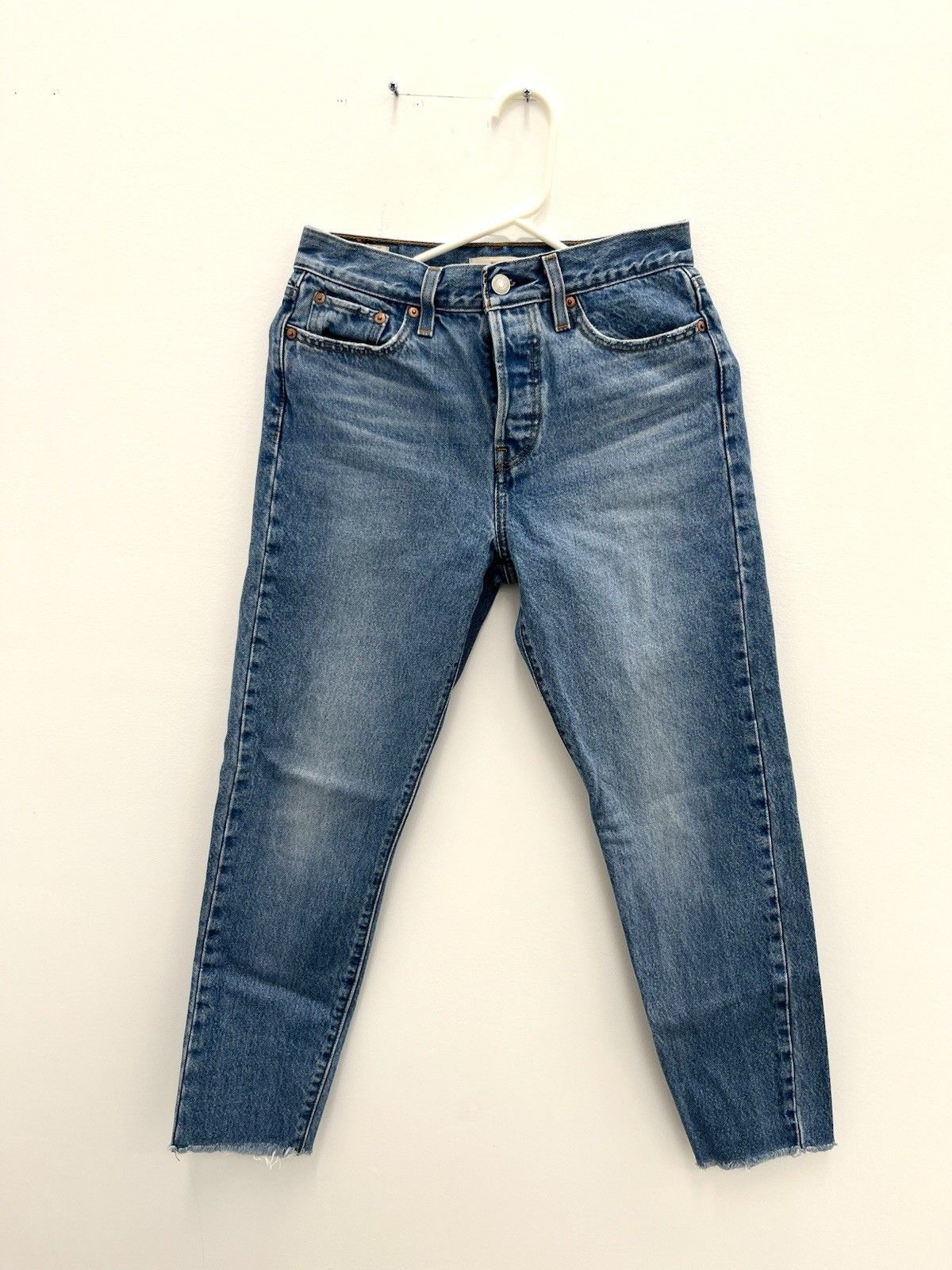 Levi's Levi's Wedgie Icon Fit Jeans Straight Leg High Rise Size 26 Size 26" / US 2 / IT 38 - 1 Thumbnail