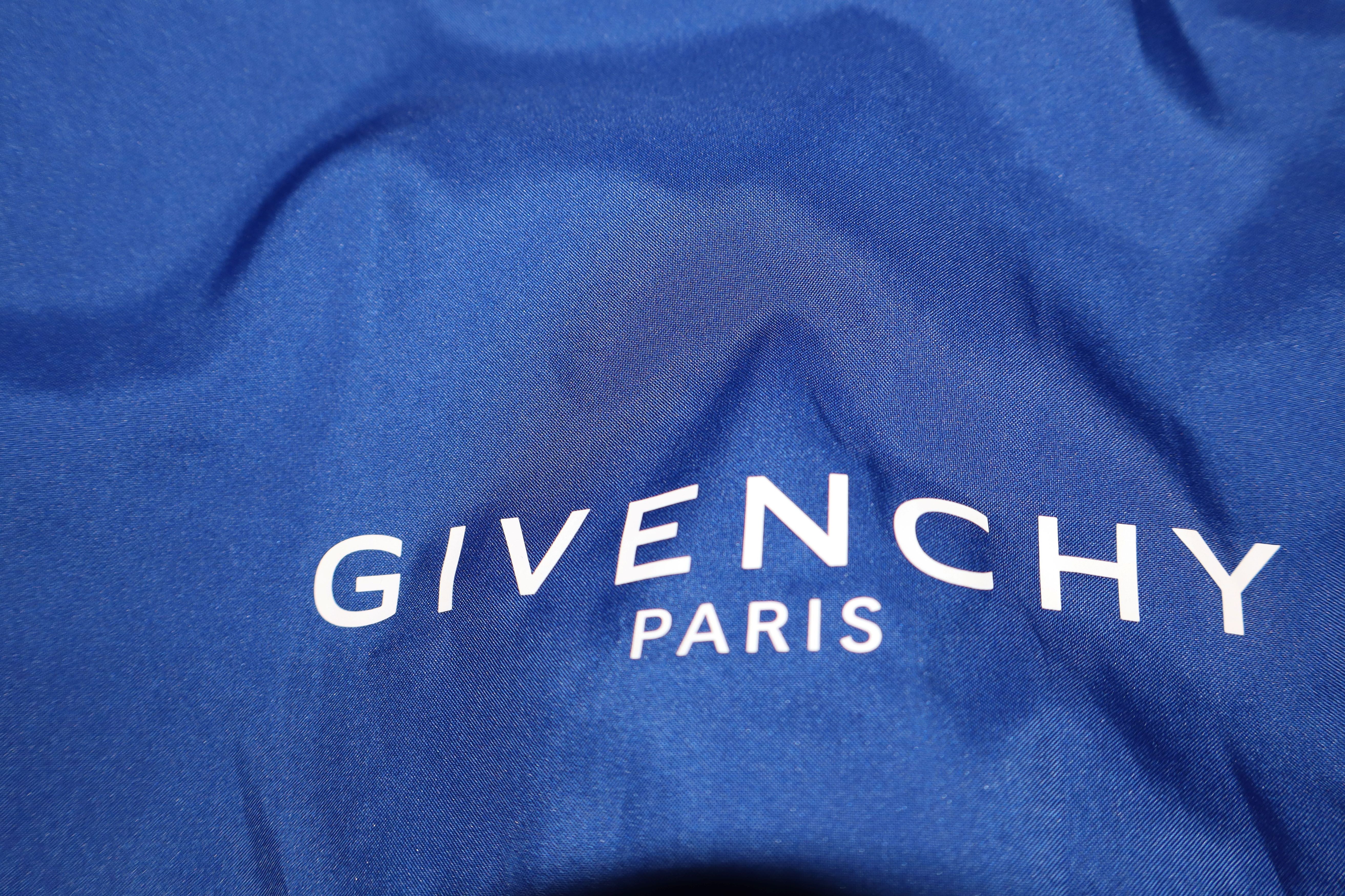 Givenchy Logo print swimshorts Size US 28 / EU 44 - 10 Thumbnail