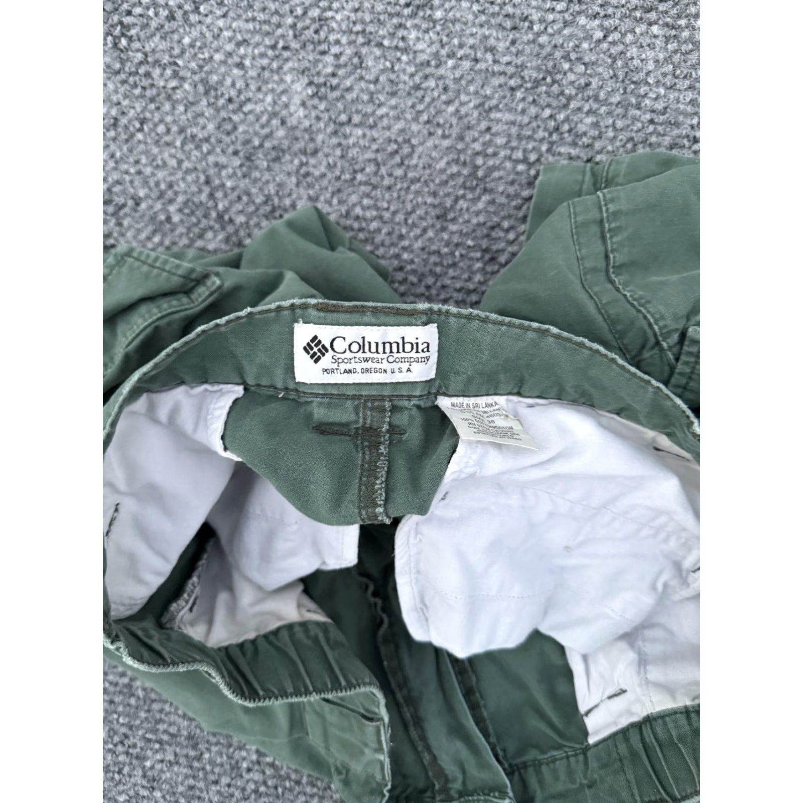 Vintage Columbia Cargo Shorts Mens 38 Green Cotton Elastic Waist Pockets Outdoor Casual (Cargo) Mens Size US 38 / EU 54 - 7 Thumbnail