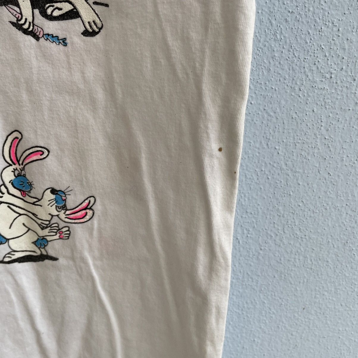 Vintage Vintage 90s all rabbit sex postion big size tshirt Size US XL / EU 56 / 4 - 11 Thumbnail