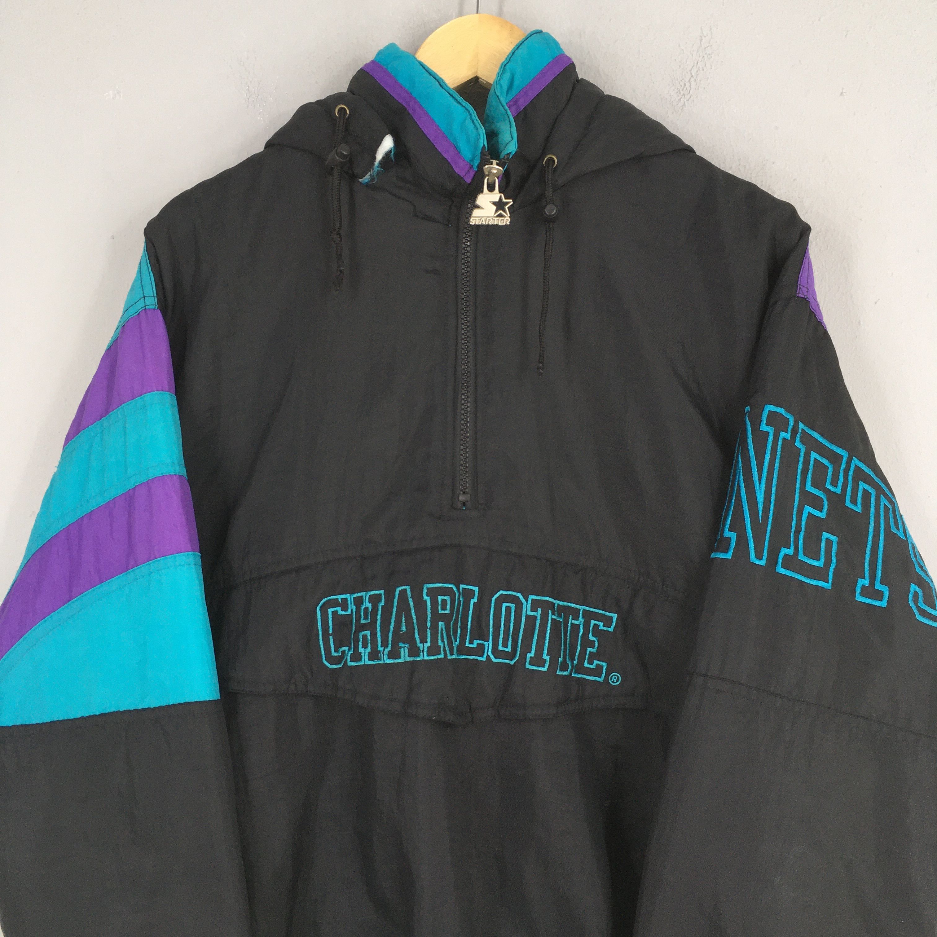 NBA Vintage Charlotte Hornets Nba Basketball Jacket XLarge Size US XL / EU 56 / 4 - 2 Thumbnail