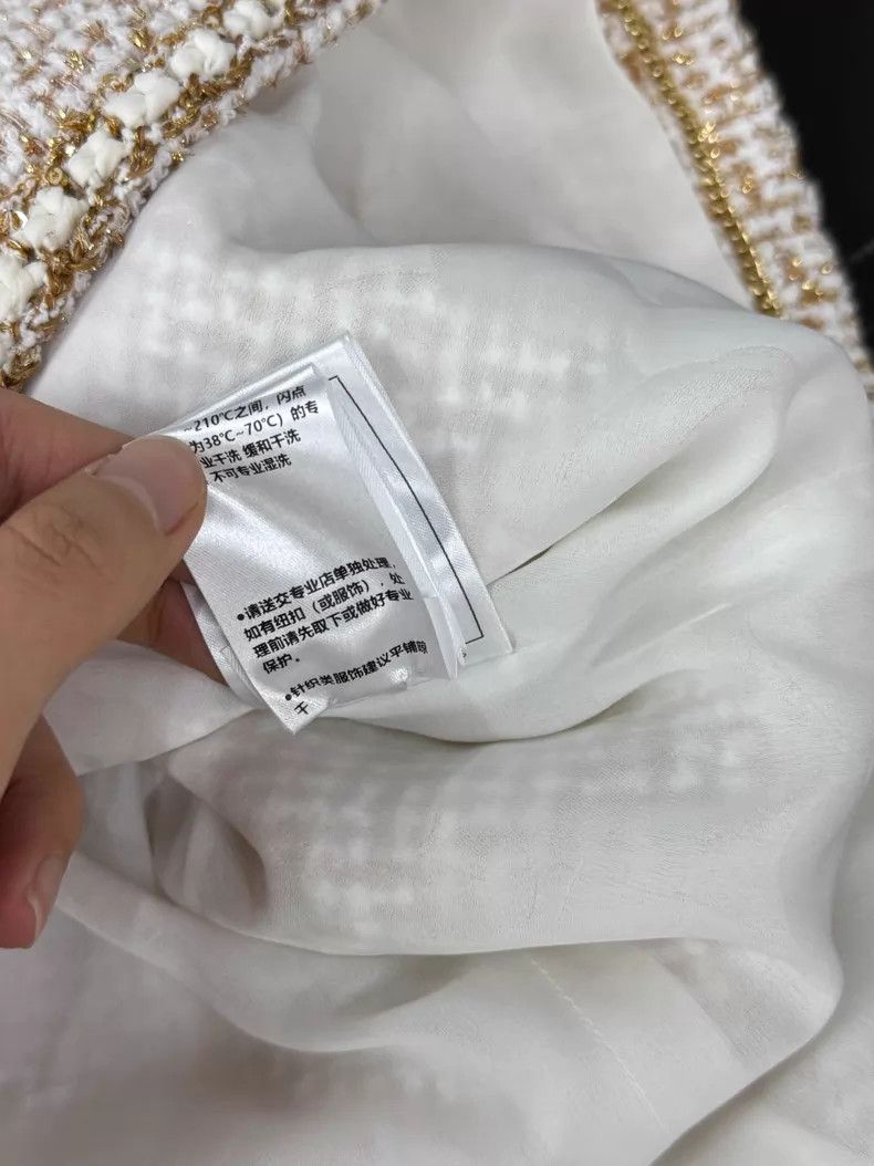 Chanel Chanel 26C gold beige vest jacket Size XS / US 0-2 / IT 36-38 - 8 Thumbnail
