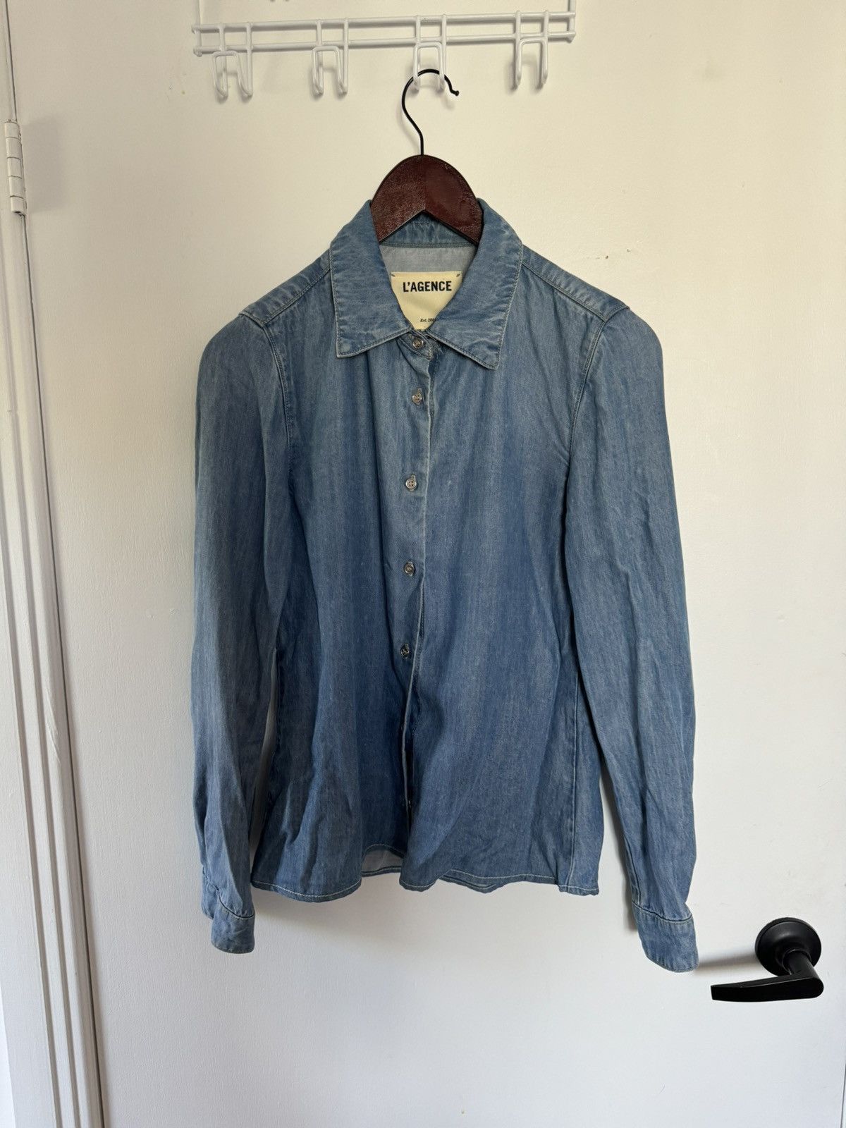 L'AGENCE L’Agence XS Carine Slim Fit Shirt in Light Vintage shirt Size XS / US 0-2 / IT 36-38 - 1 Thumbnail