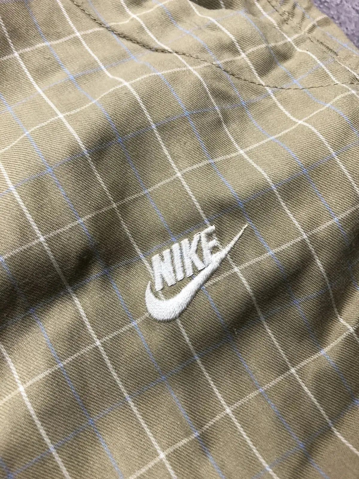 Nike NIKE Vintage Streetwear Checkered Mini Logo Swoosh Shorts Size US 33 - 4 Thumbnail