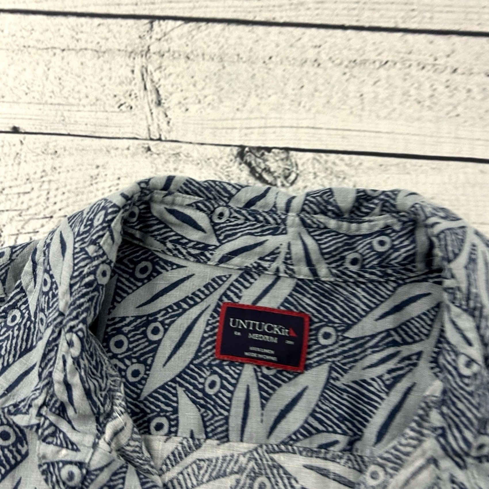 UNTUCKit UNTUCKit Linen Hawaiian Floral Short Sleeve Button-Up Shirt Men's M Blue 100% Linen Hawaiian Theme Size US M / EU 48-50 / 2 - 2 Thumbnail