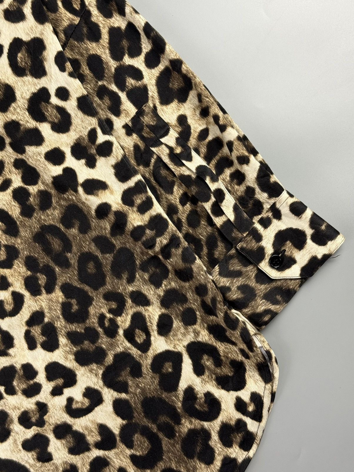 Saint Laurent Paris Saint Laurent Paris - A/W14 - Silk Leopard Print Shirt Size US L / EU 52-54 / 3 - 11 Thumbnail