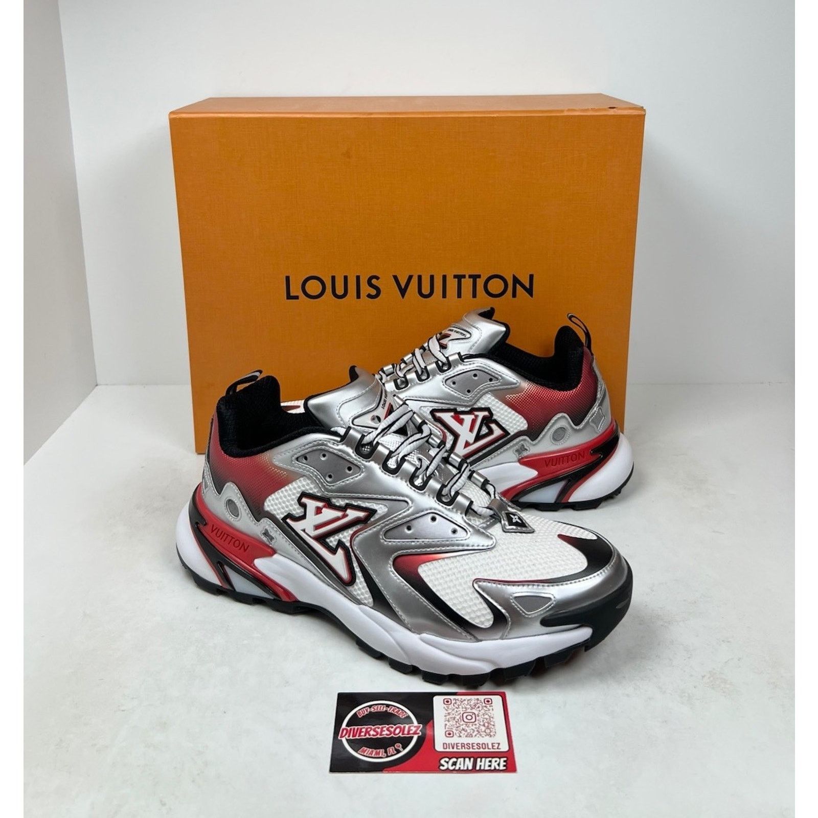 Louis Vuitton Size 6LV/7US - Louis Vuitton Runner Tatic Silver Size US 7 / EU 40 - 1 Thumbnail