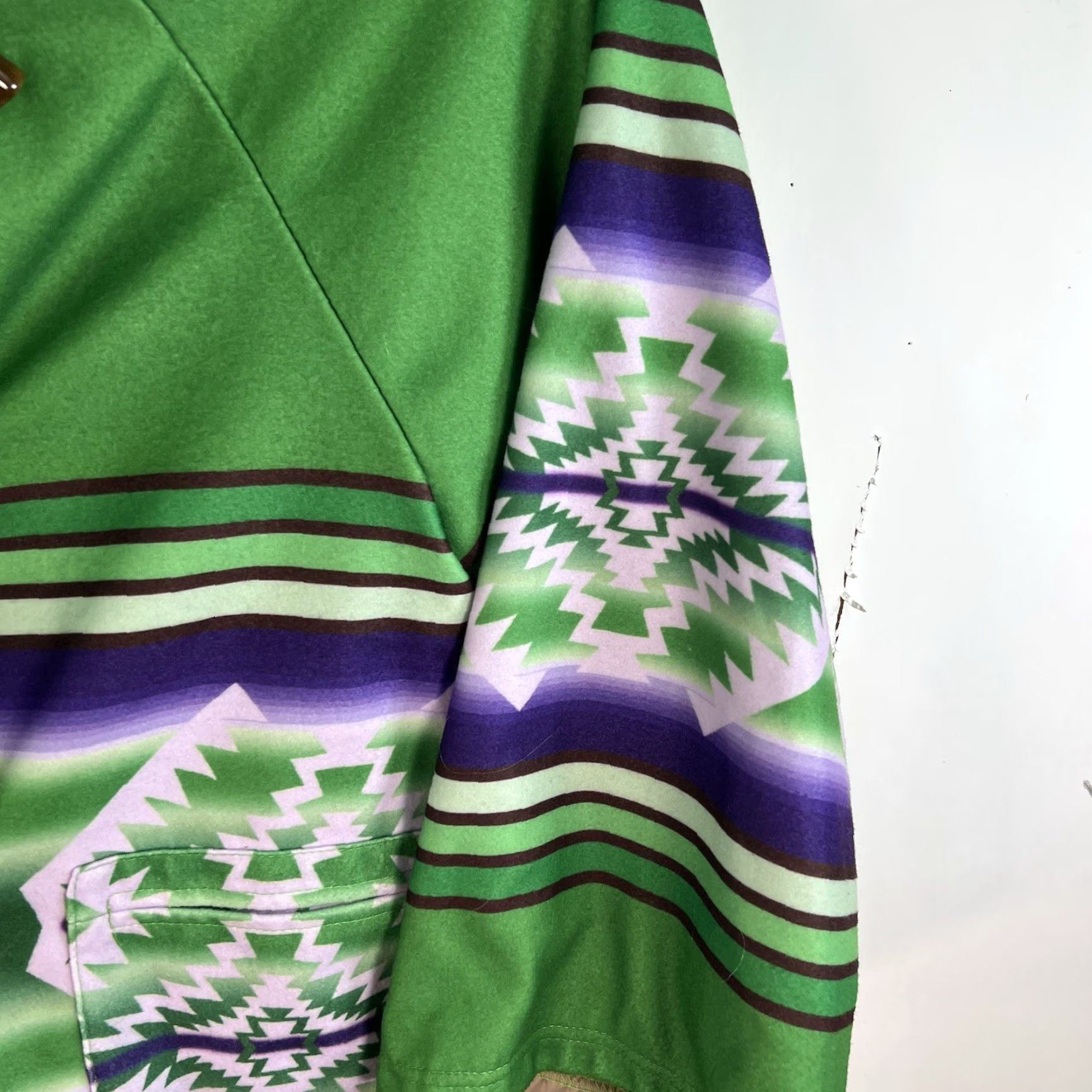 Vintage Southwest Aztec Hooded Jacket Women’s L Green Print Aztec Hoodie Womens L Green Jacket Size L / US 10 / IT 46 - 4 Thumbnail