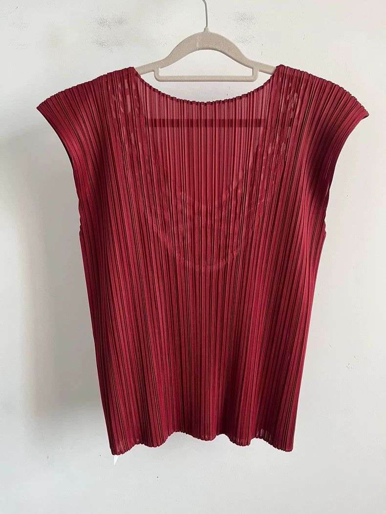 Issey Miyake Issey Miyake size:3 Red window patterned pleated vest Size S / US 4 / IT 40 - 2 Thumbnail