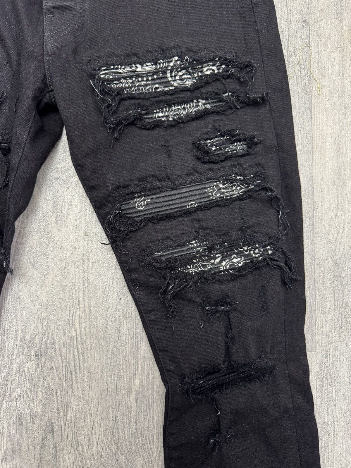 Amiri Amiri Black Bandana Thrasher Jeans Size US 31 - 5 Thumbnail