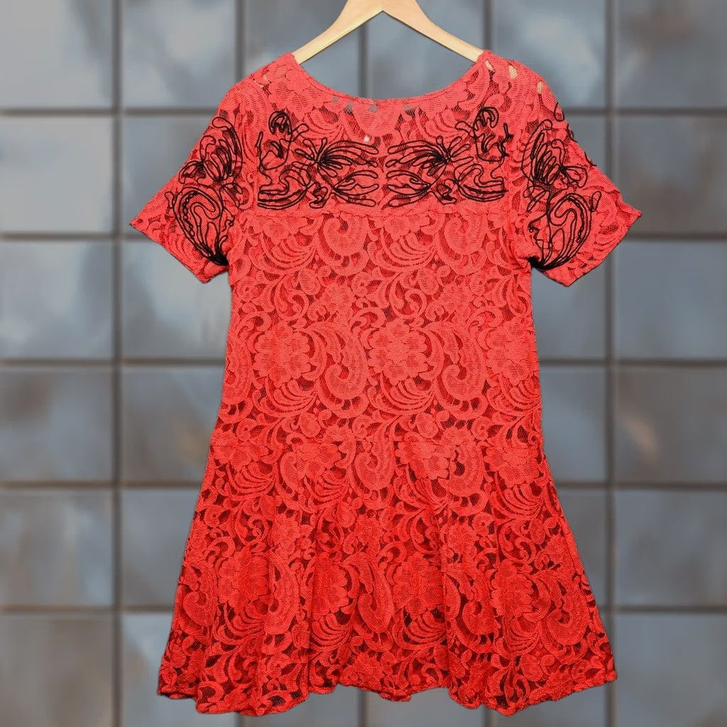 Free People Free People Dress Shell Red Lace Shift Pullover Short Sleeve Size L Womens Knee Length Dress Size L / US 10 / IT 46 - 1 Thumbnail