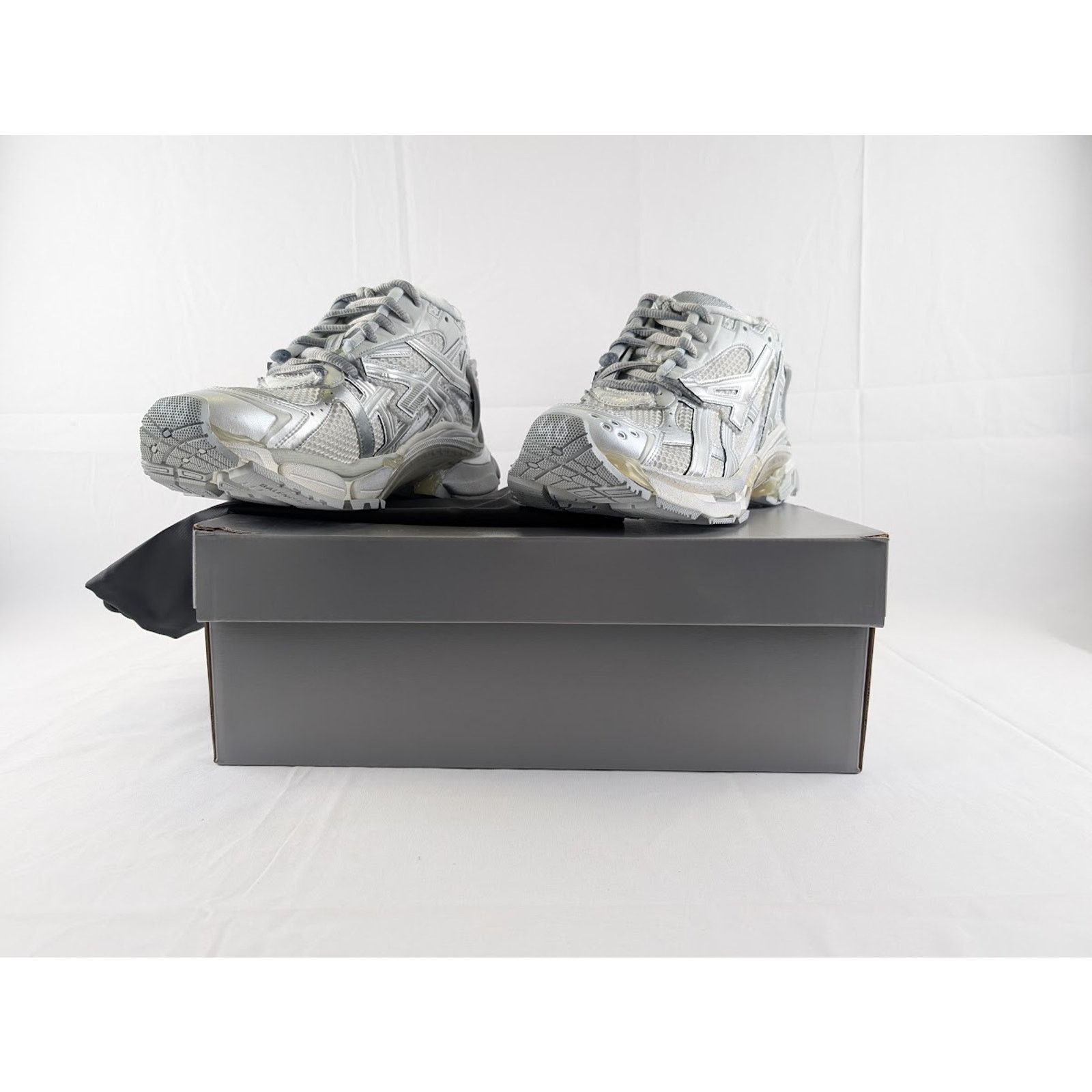 Balenciaga o1rshd1 Upper Mesh Rubber Metallic Runner in Silver/Grey Size US 12 / EU 45 - 15 Thumbnail
