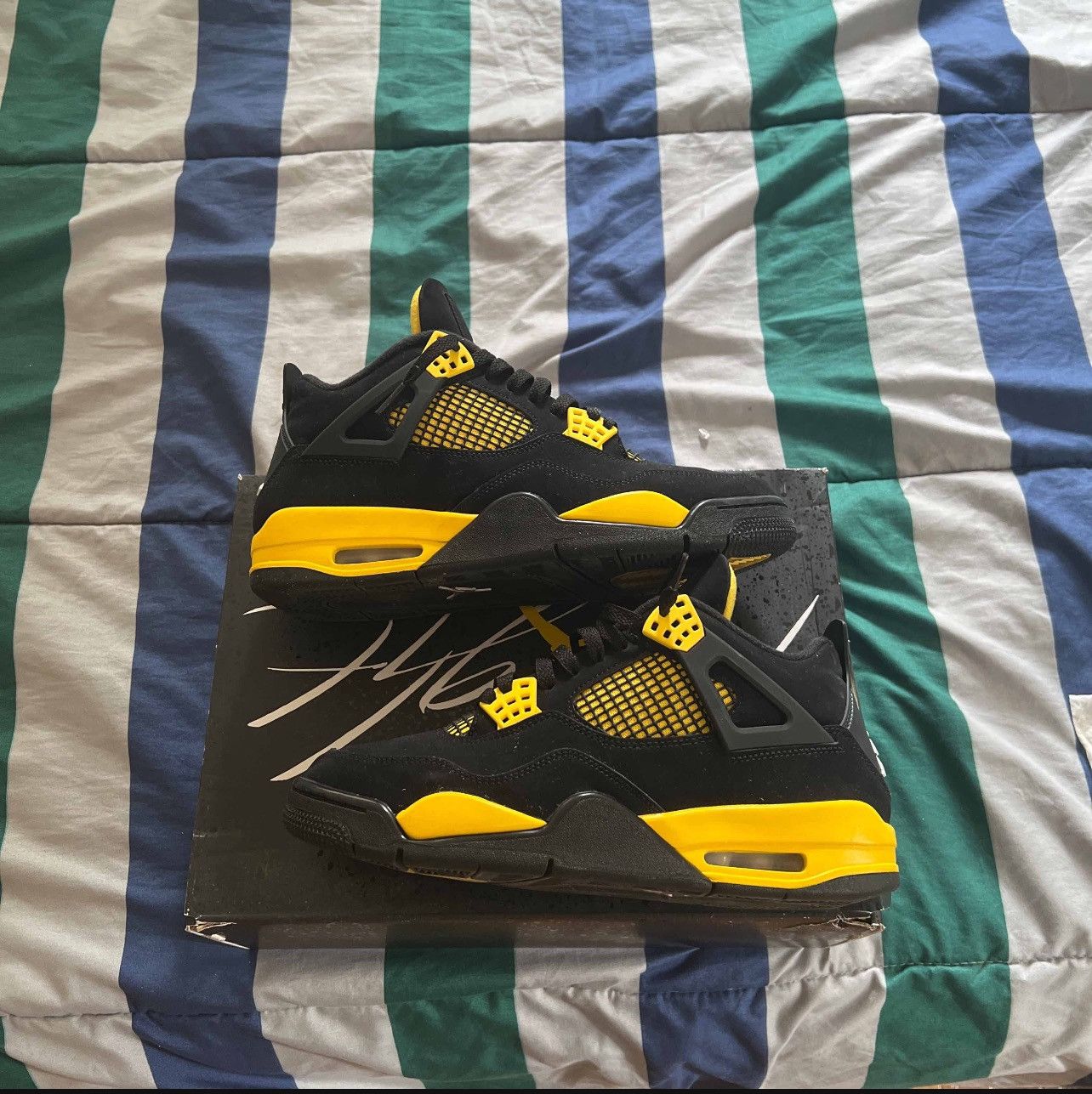 Jordan Brand Air Jordan 4 Retro “Thunder” Size US 9.5 / EU 42-43 - 1 Thumbnail
