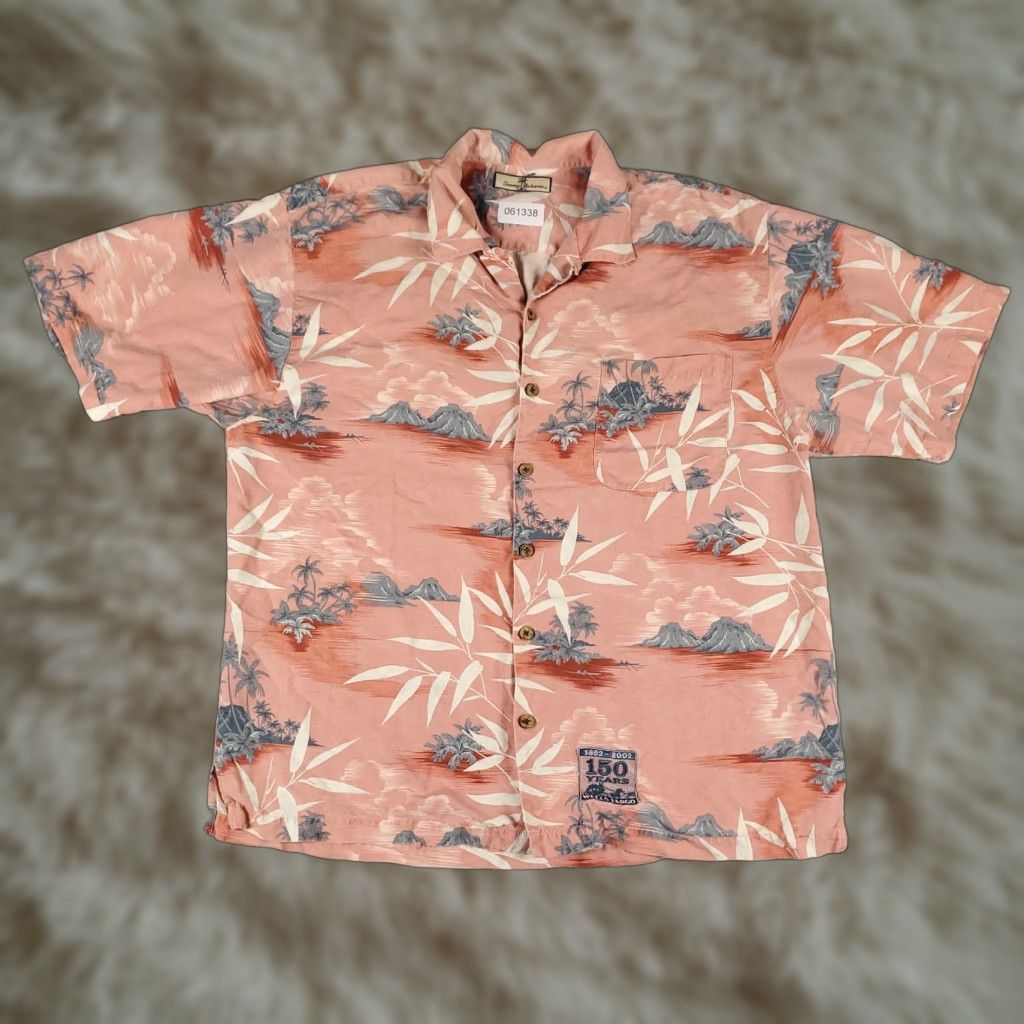 Tommy Bahama VINTAGE Tommy Bahama Shirt Mens Large Pink Hawaiian Scenic 150 Years Silk Button-Up Size US L / EU 52-54 / 3 - 1 Thumbnail