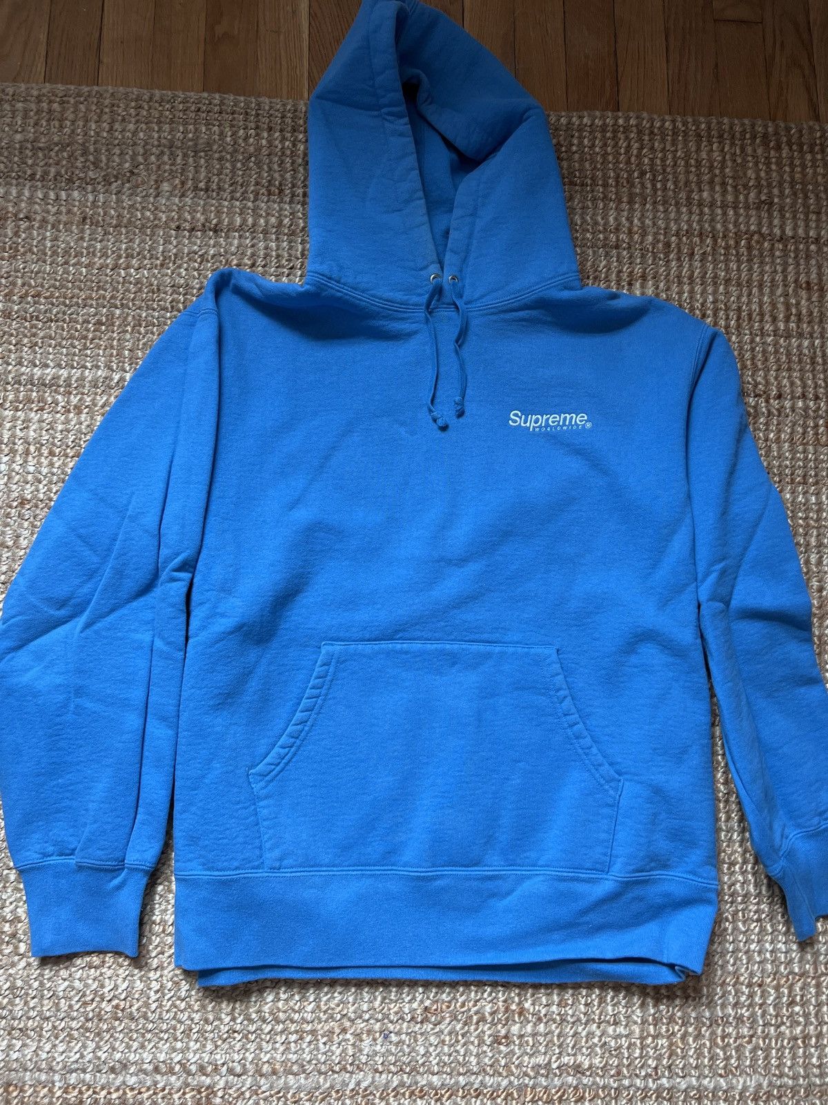 Supreme Blue supreme hoodie never worn Size US L / EU 52-54 / 3 - 1 Thumbnail