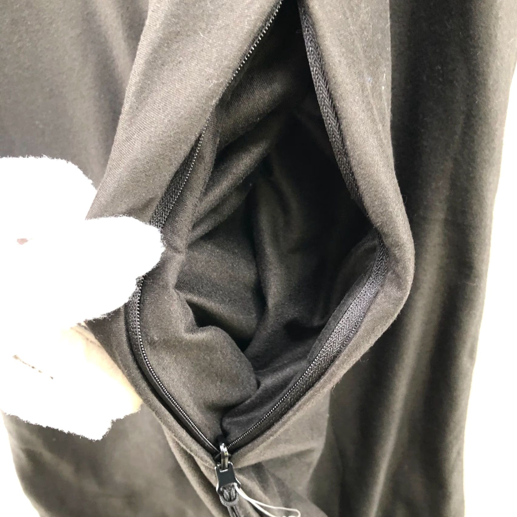 Beyond Yoga Beyond Yoga Infinity Scarf Black Zip Pocket Scarf Women OS Size ONE SIZE - 6 Thumbnail