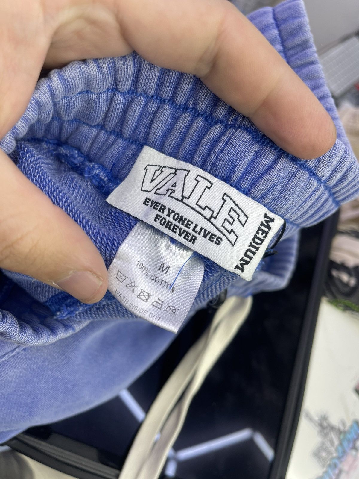 Vale Vale lives “insignia” Sweatpants (blue) Size US 30 / EU 46 - 3 Thumbnail