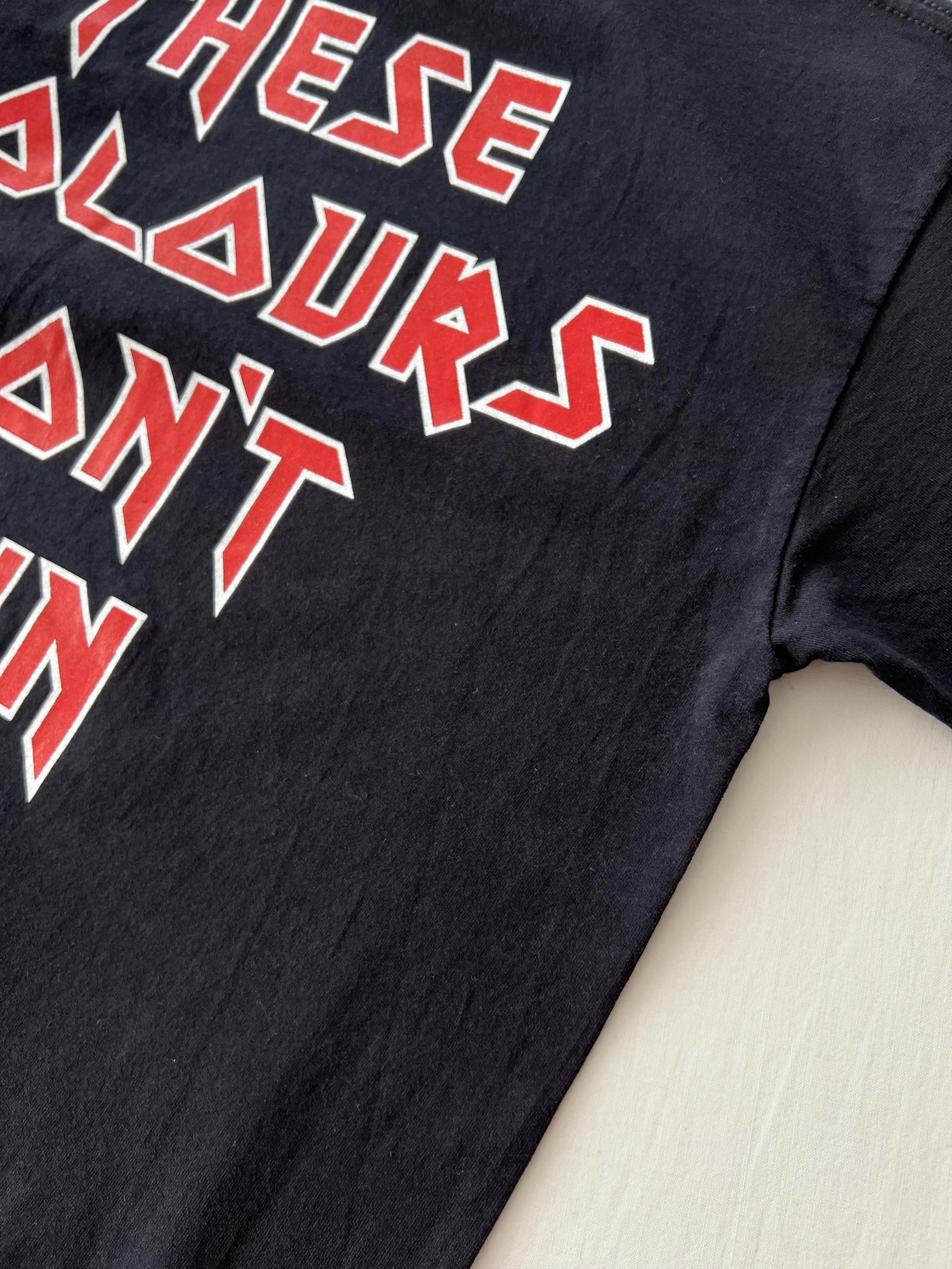 Band Tees Vintage 2006 Iron Maiden These Colours Don’t Run T-shirt Size US M / EU 48-50 / 2 - 15 Thumbnail