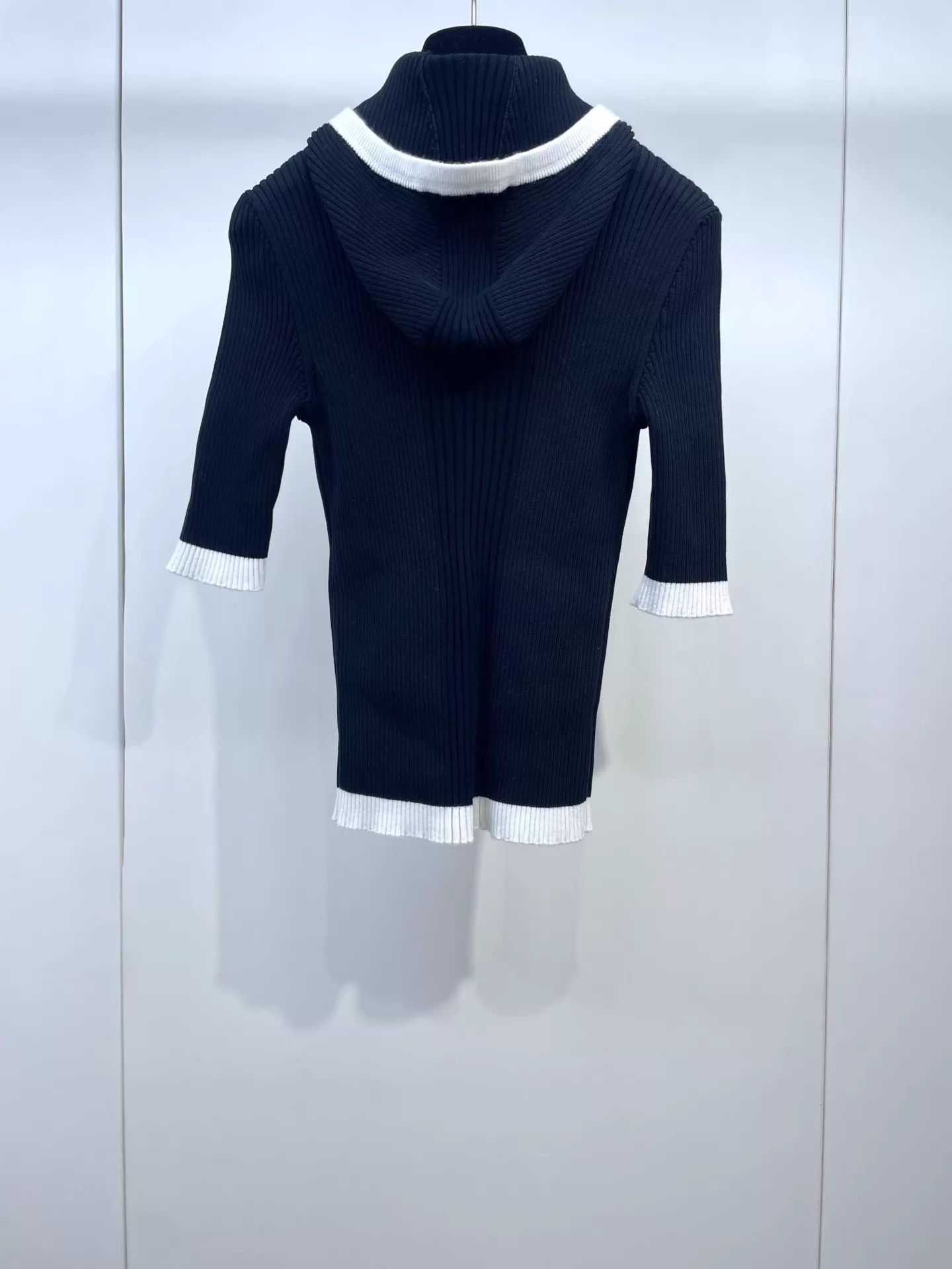 Chanel Chanel25C Blk ShortSlv Hood Knit Top 34 99New w/Tags Size XS / US 0-2 / IT 36-38 - 2 Thumbnail