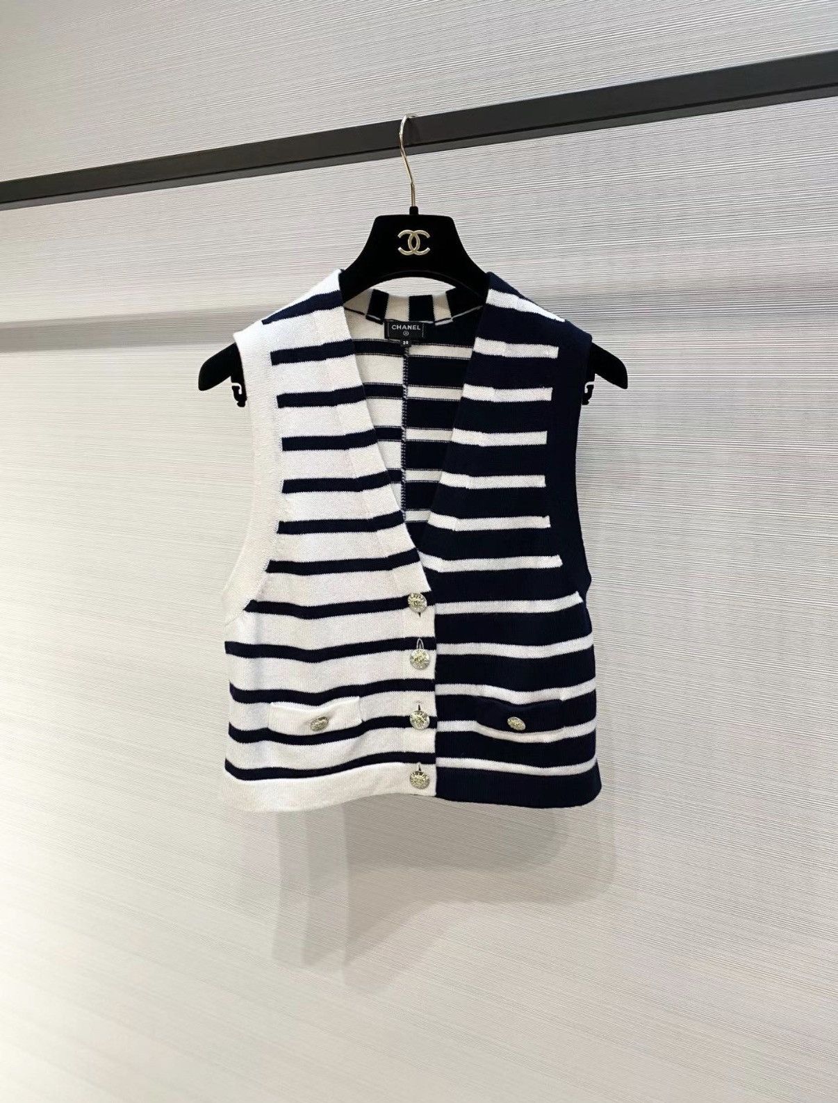 Chanel Chanel 24S Color Block Striped Knit Vest J33 Size XS / US 0-2 / IT 36-38 - 1 Thumbnail