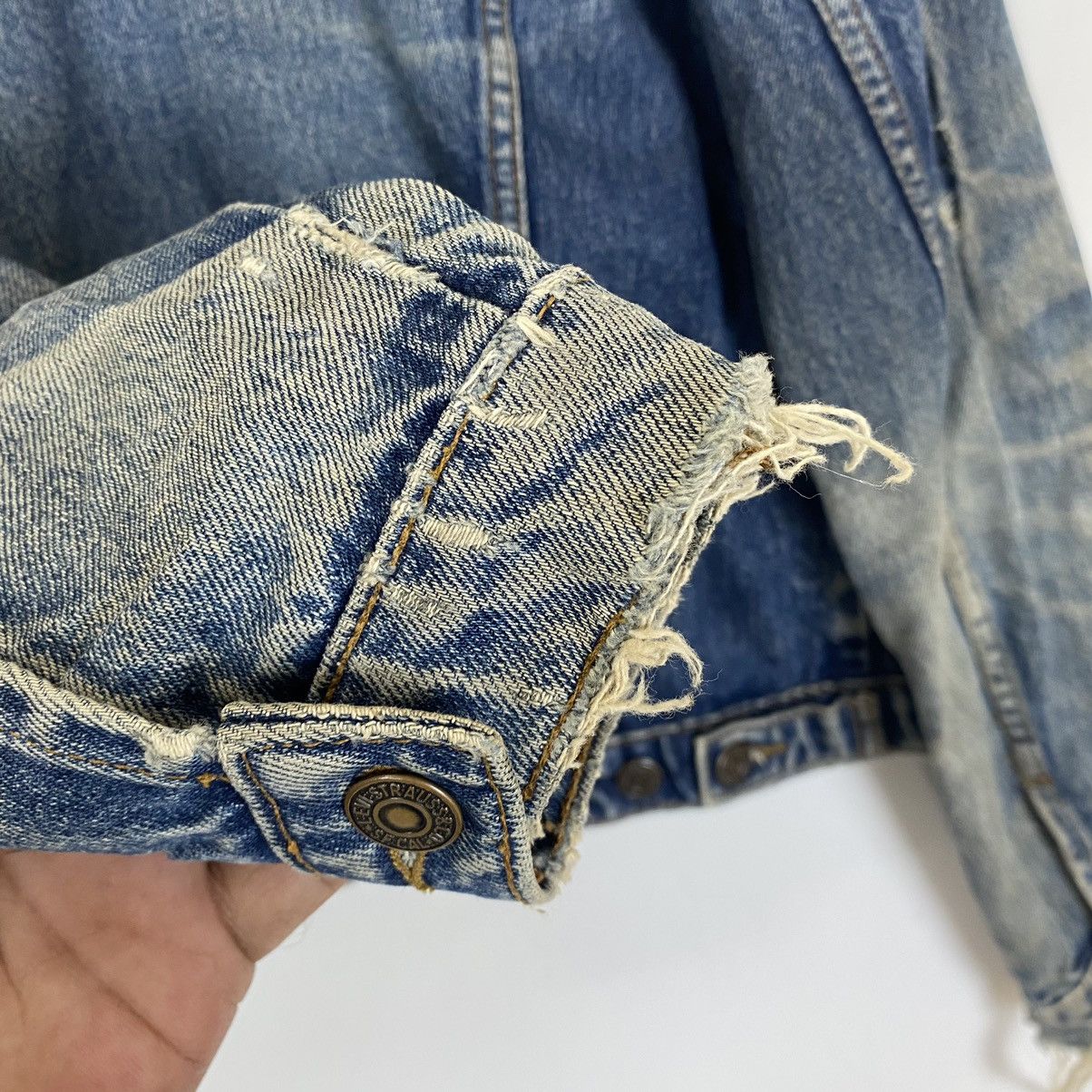 Levi's Vintage Clothing Vintage Levi's orange tab distressed jacket women Size M / US 6-8 / IT 42-44 - 12 Thumbnail