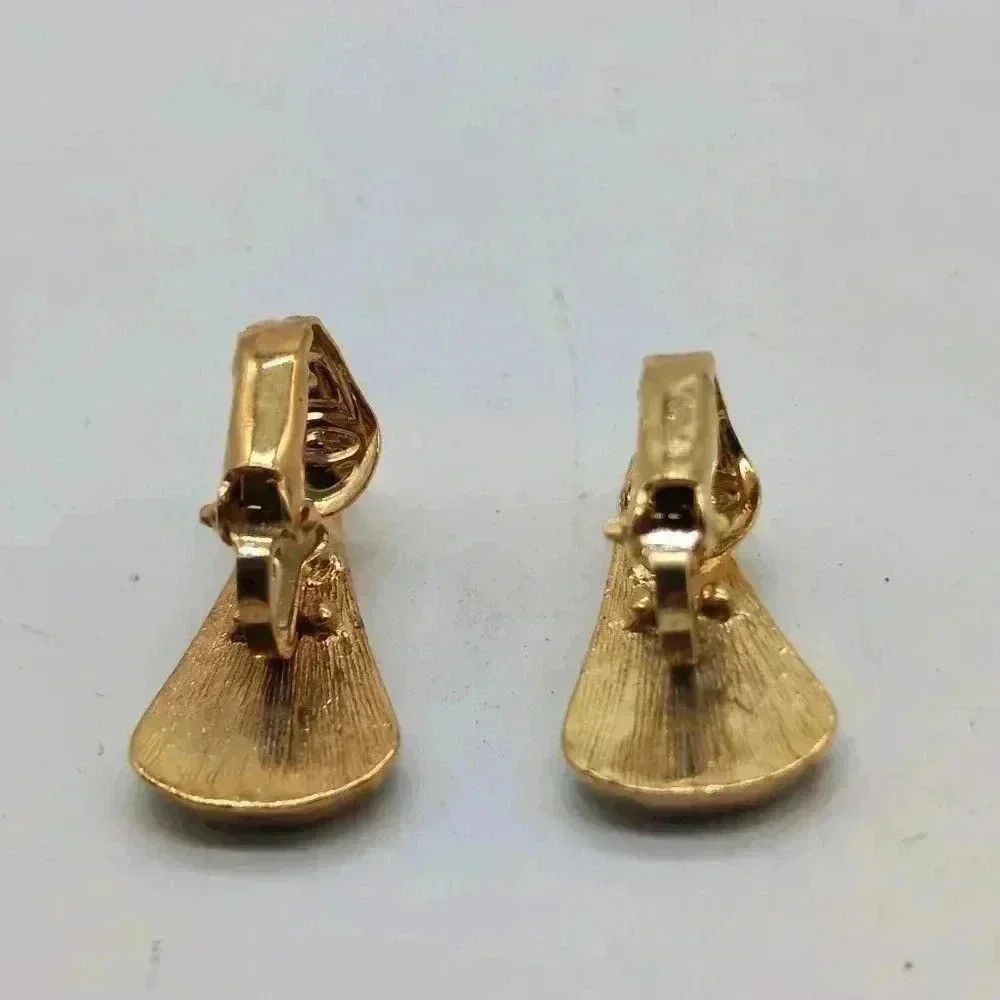 Vintage Art Deco Black Enamel and Glittery Gold clip on Earrings Es Size ONE SIZE - 3 Thumbnail