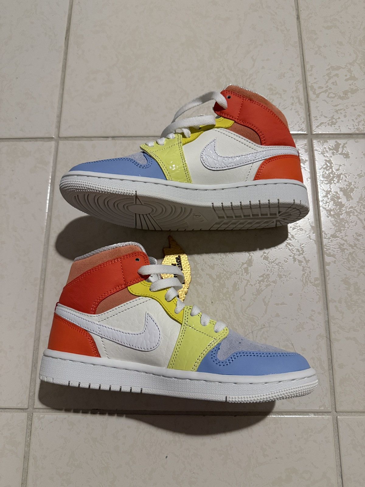 Nike nike womens air jordan 1 mids to my first coach Size US 5 / IT 35 - 2 Thumbnail