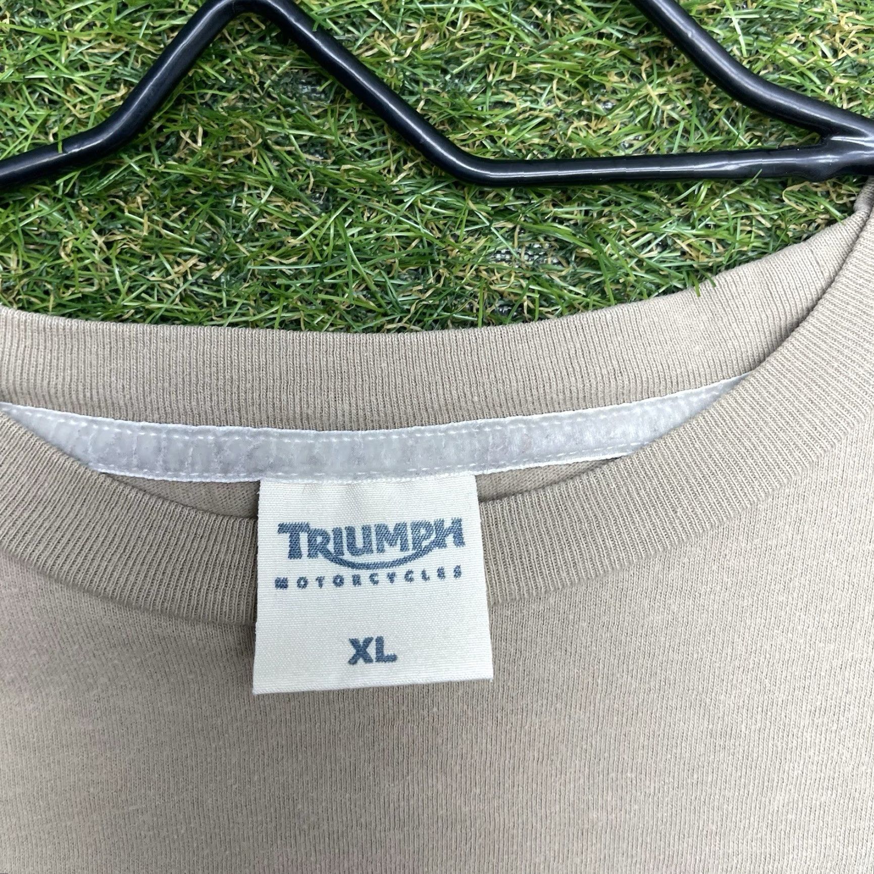 Vintage VINTAGE Triumph Motorcycles Shirt Mens XL Boxy Single Stitch New Scotland Yard 90s Beige Cotton Logo Crew Neck Short Sleeve T-Shirt Size US XL / EU 56 / 4 - 7 Thumbnail