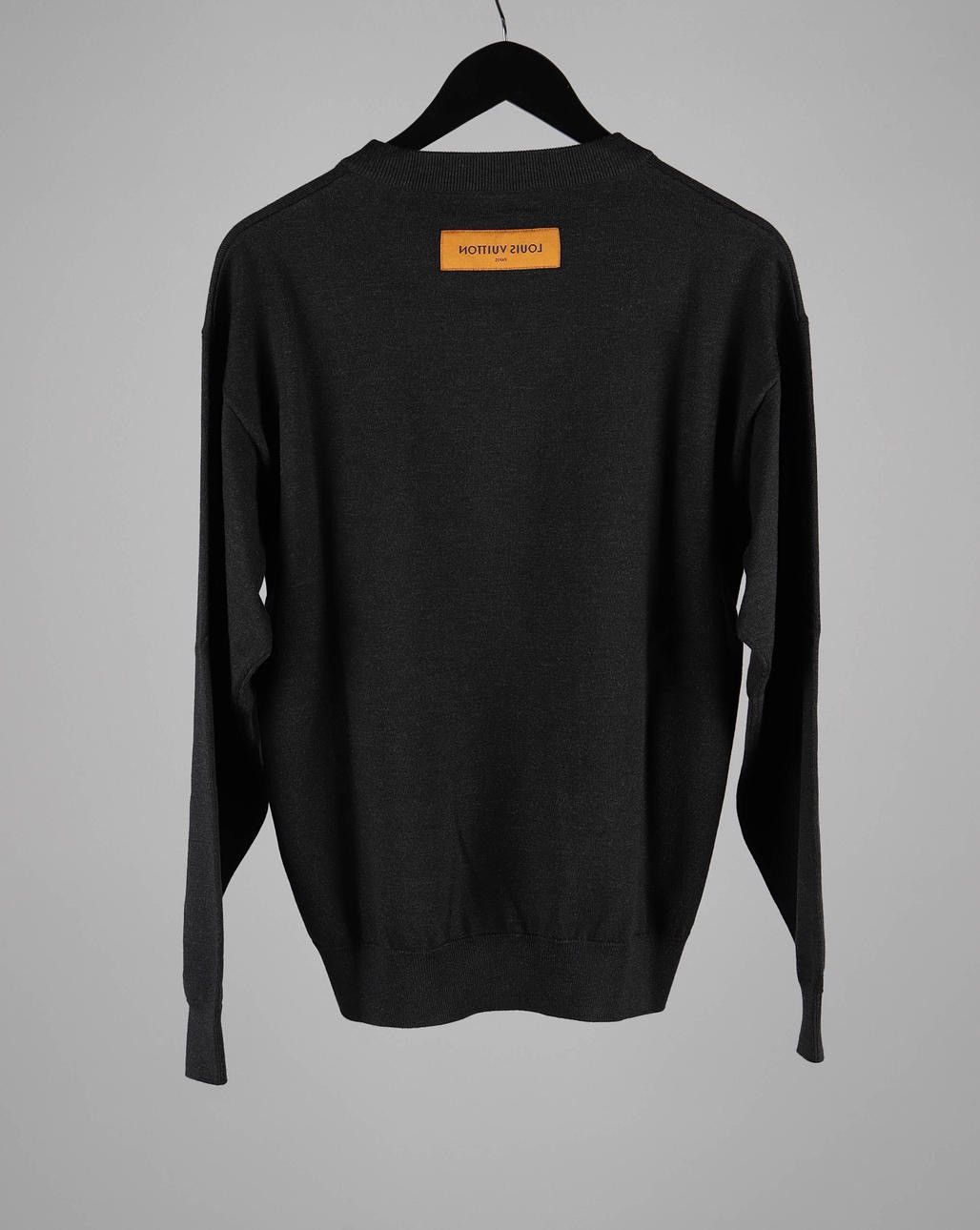 Louis Vuitton Louis vuitton uniform logo patch knit crewneck in black Size US S / EU 44-46 / 1 - 1 Thumbnail