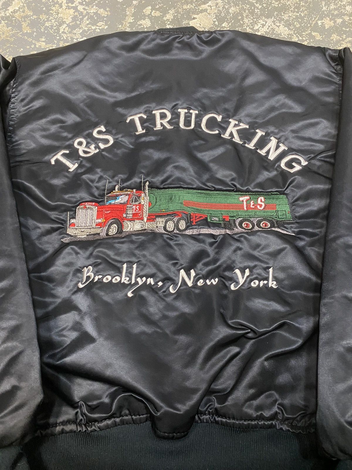 Vintage Vintage Golden Stitches T&S Trucking Brooklyn NY Satin Jacket Size US S / EU 44-46 / 1 - 3 Thumbnail