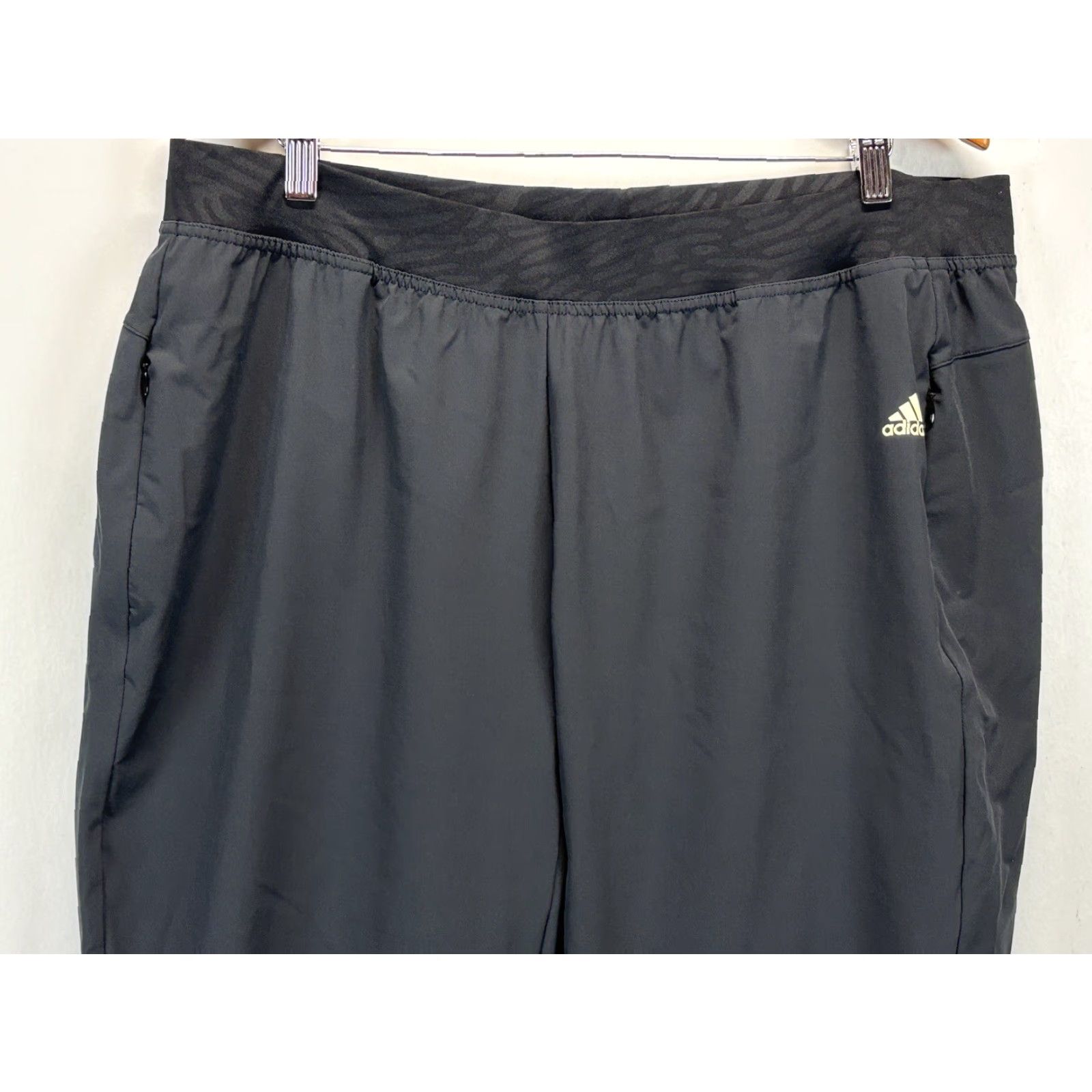 Adidas adidas Women’s Athletic Pants Pull On Crop Ankle Black Gray Sz XXL 2XL Regular Polyester Size 40" / US 18 - 2 Thumbnail