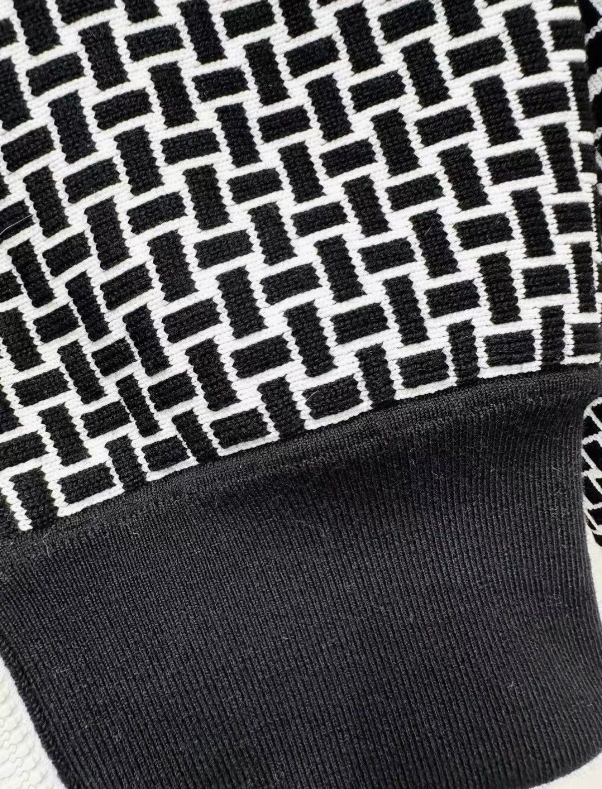 Hermes Hermès F36 Black & White Lapel Short Jacket J33 Size XS / US 0-2 / IT 36-38 - 4 Thumbnail