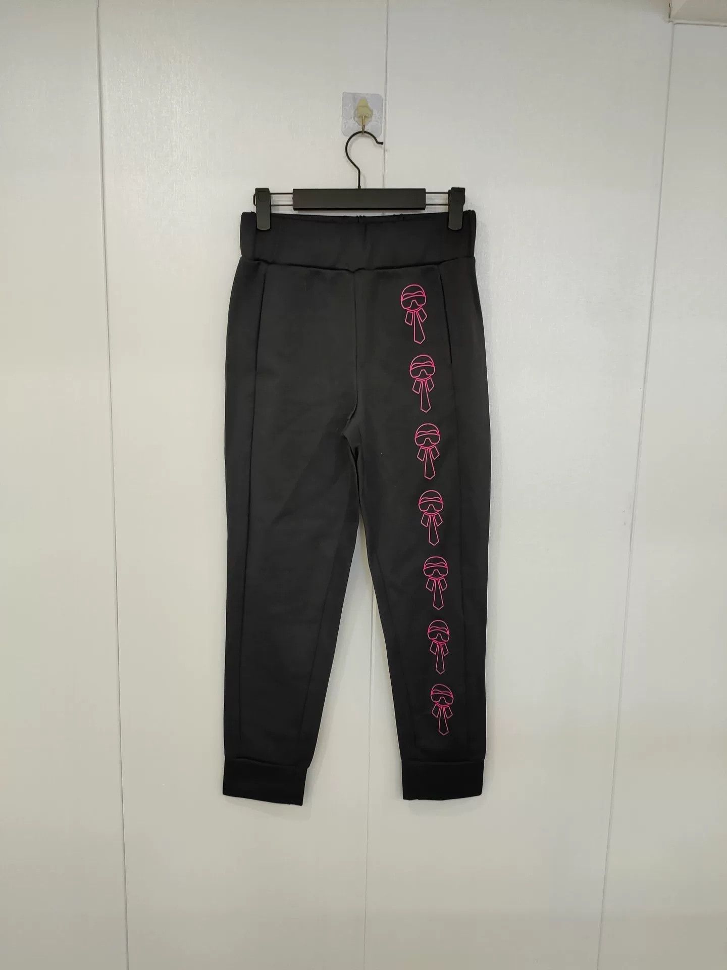 Fendi Fendi Black Pants with Pink Print Size US 38 / EU 54 - 1 Thumbnail
