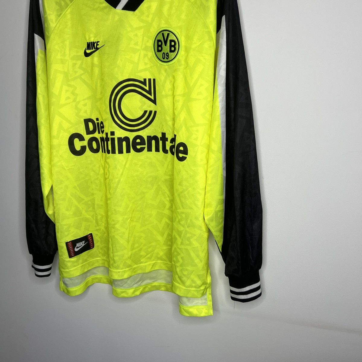 Nike × Vintage 1995 1996 Borussia Dortmund Nike Vintage Soccer Jersey Size US XL / EU 56 / 4 - 2 Thumbnail