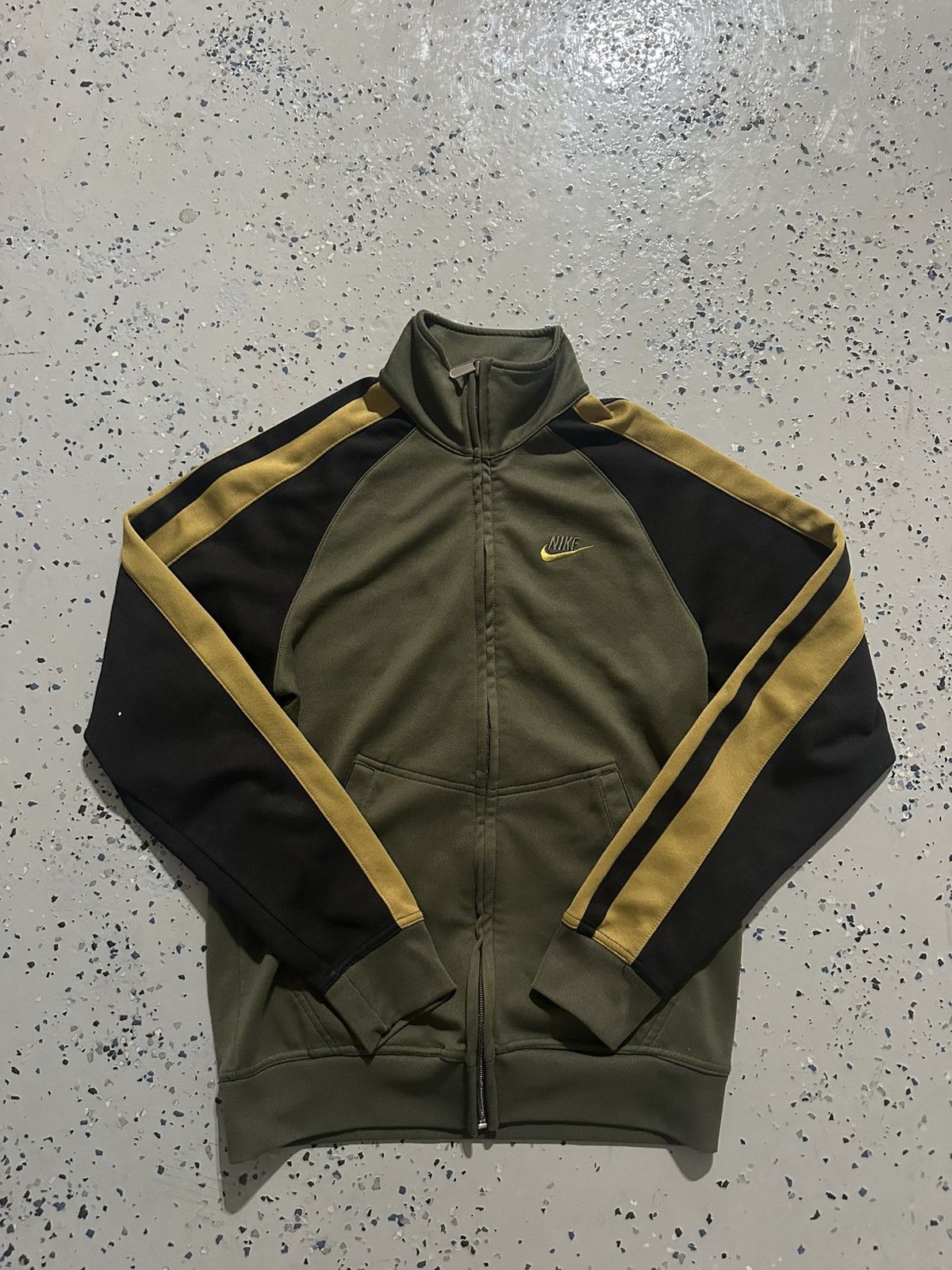 Nike Y2K Olive Green Nike Track Zip Up Jacket Size US S / EU 44-46 / 1 - 1 Thumbnail