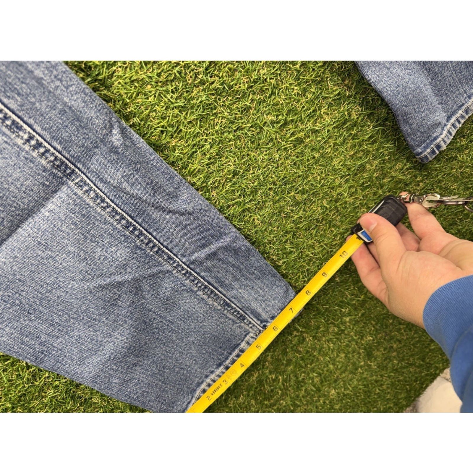 Vintage American Tall Jeans Mens 32x36 Carman Tapered Fit Light Wash Denim 5-Pocket Blue Mens Jeans Tapered Fit Carman 32x36 Size US 32 / EU 48 - 4 Thumbnail