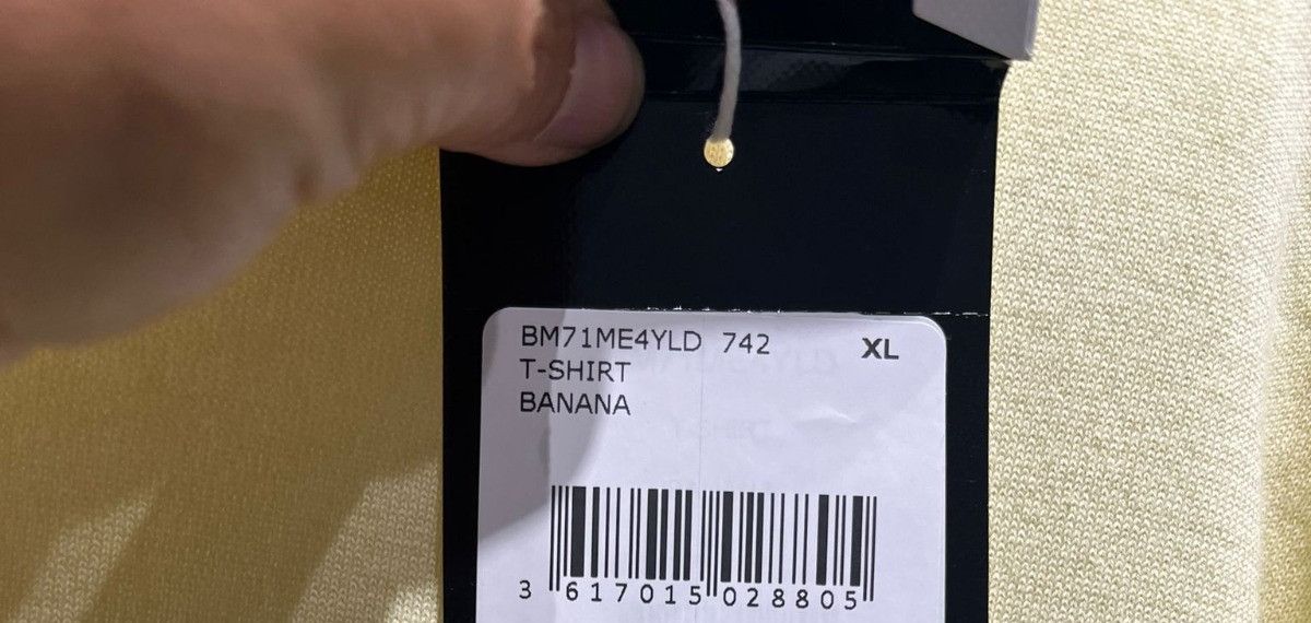 Givenchy oc11z0725 T-Shirt in Banana Size US XL / EU 56 / 4 - 6 Thumbnail