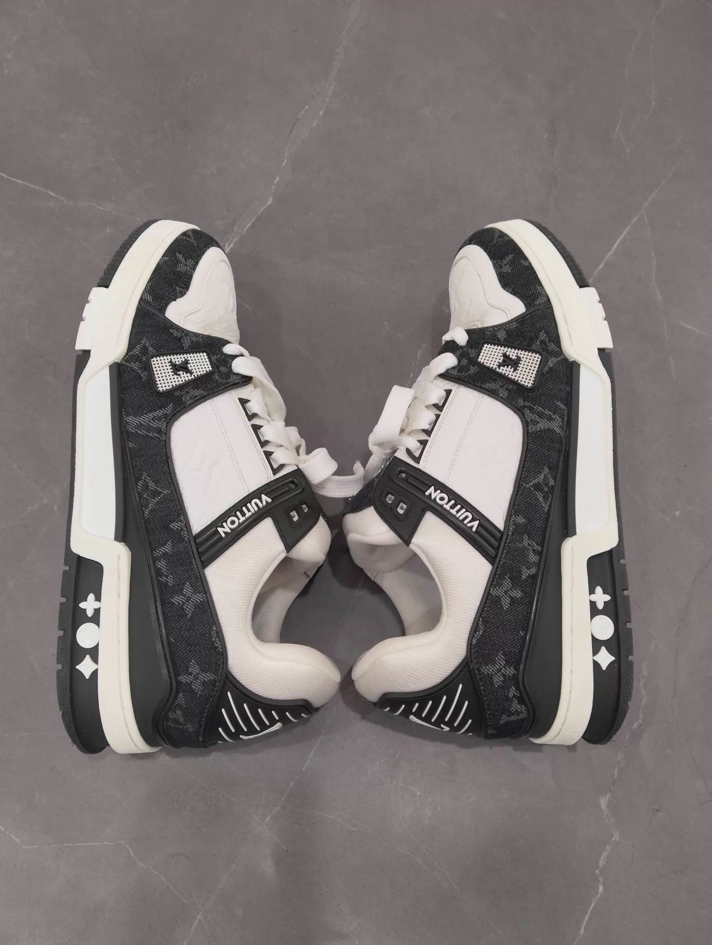 Louis Vuitton Louis Vuitton Trainer Panda 43 Size US 10 / EU 43 - 3 Thumbnail