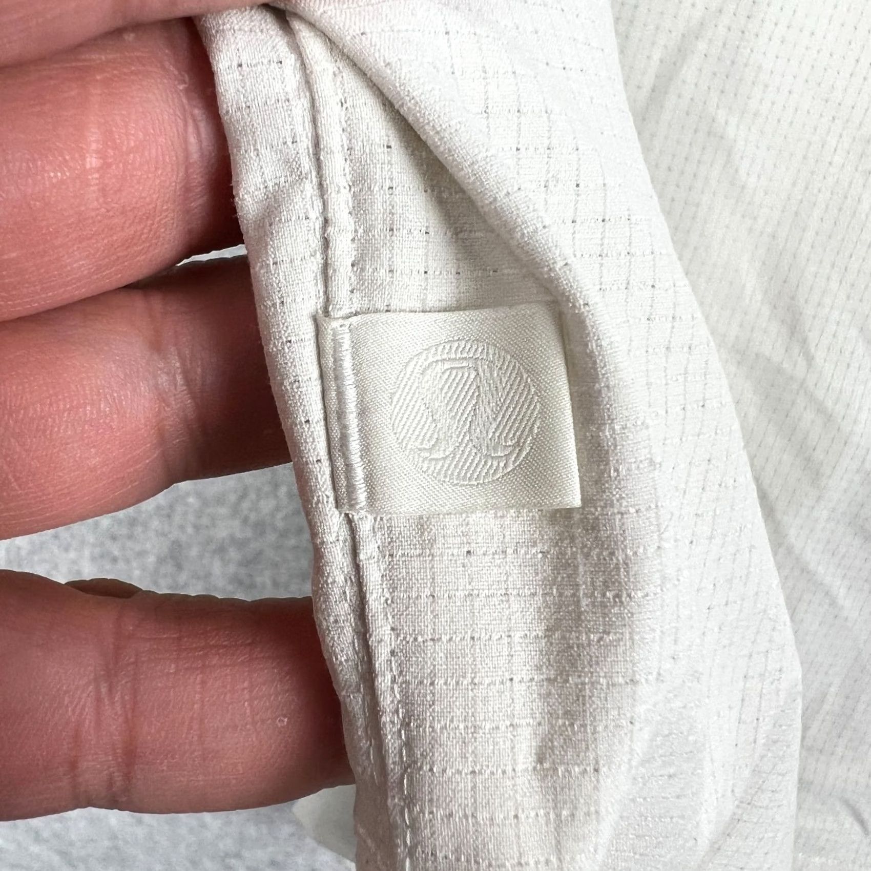 Lululemon Lululemon Airing Easy Shirt Men XL Beige Short Sleeve Button Pocket Stretch Size US XL / EU 56 / 4 - 3 Thumbnail
