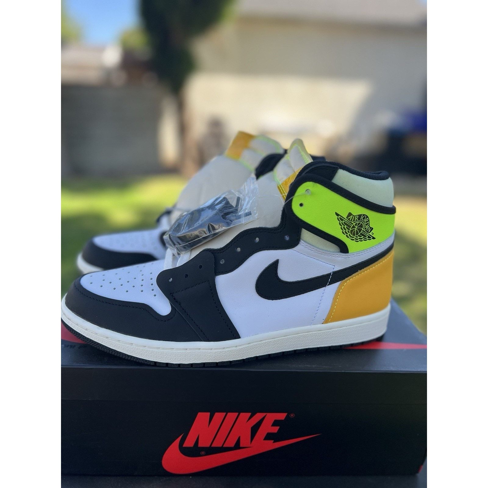 Nike Brand New Nike Air Jordan Retro 1 Volt Gold 2021 Size US 11 / EU 44 - 1 Thumbnail